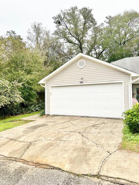 AVAIL: 2/28. SECURITY DEPOSIT = $1,700 - CAN BE BROKEN UP N 2 MONTHLY INSTALLMENTS IF QUALIFIED. PETS ALLOWED (20 LBS OR LESS) UPON OWNERS APPROVAL & W/ A NON-REFUNDABLE PET FEE! NO SMOKING INSIDE HOME! CONVENIENTLY LOCATED BETWEEN BOTH BASES & CLOSE TO SCHOOLS, BEACHES, SHOPPING, & RESTAURANTS! THIS 1 STORY TOWNHOUSE FEATURES A FAMILY ROOM, DINING ROOM, KITCHEN EQUIPPED W/ NEW COUNTERTOPS, A REFRIGERATOR, STOVE, DISHWASHER & LAUNDRY AREA IS LOCATED IN THE 2 CAR GARAGE. MASTER SUITE HAS A WALK IN CLOSET. OTHER FEATURES INCLUDE TILE FLOORING THROUGHOUT, BEAD BOARD IN THE MAIN LIVING AREAS, CEILING FANS & AN OPEN PATIO. THIS IS THE VERY LAST UNIT AT THE END OF THE STREET FOR ADDED YARD & PRIVACY! ALL ELECTRIC! HOA MOWS THE GRASS. WELCOME HOME!
