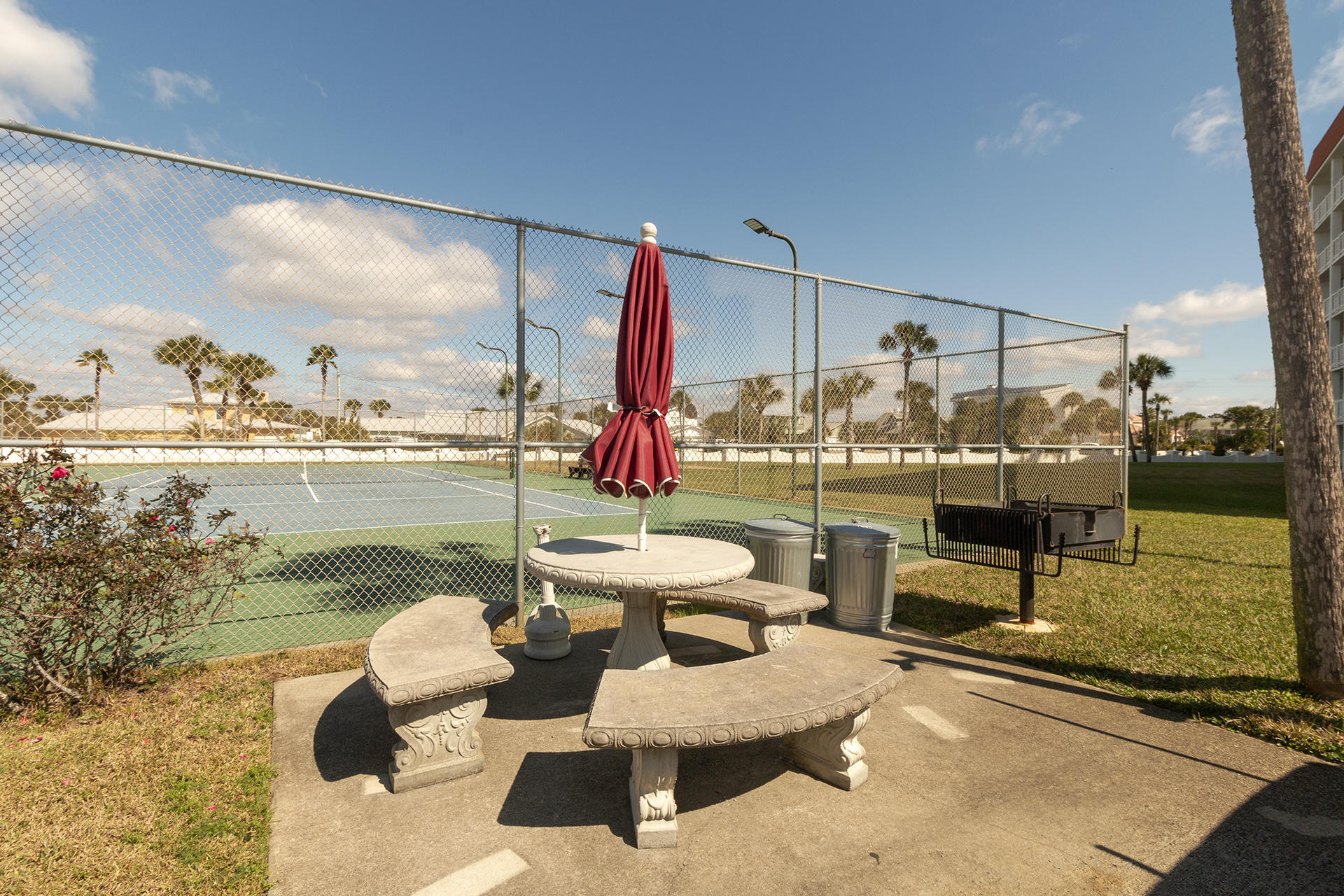 EL MATADOR CONDO - Residential