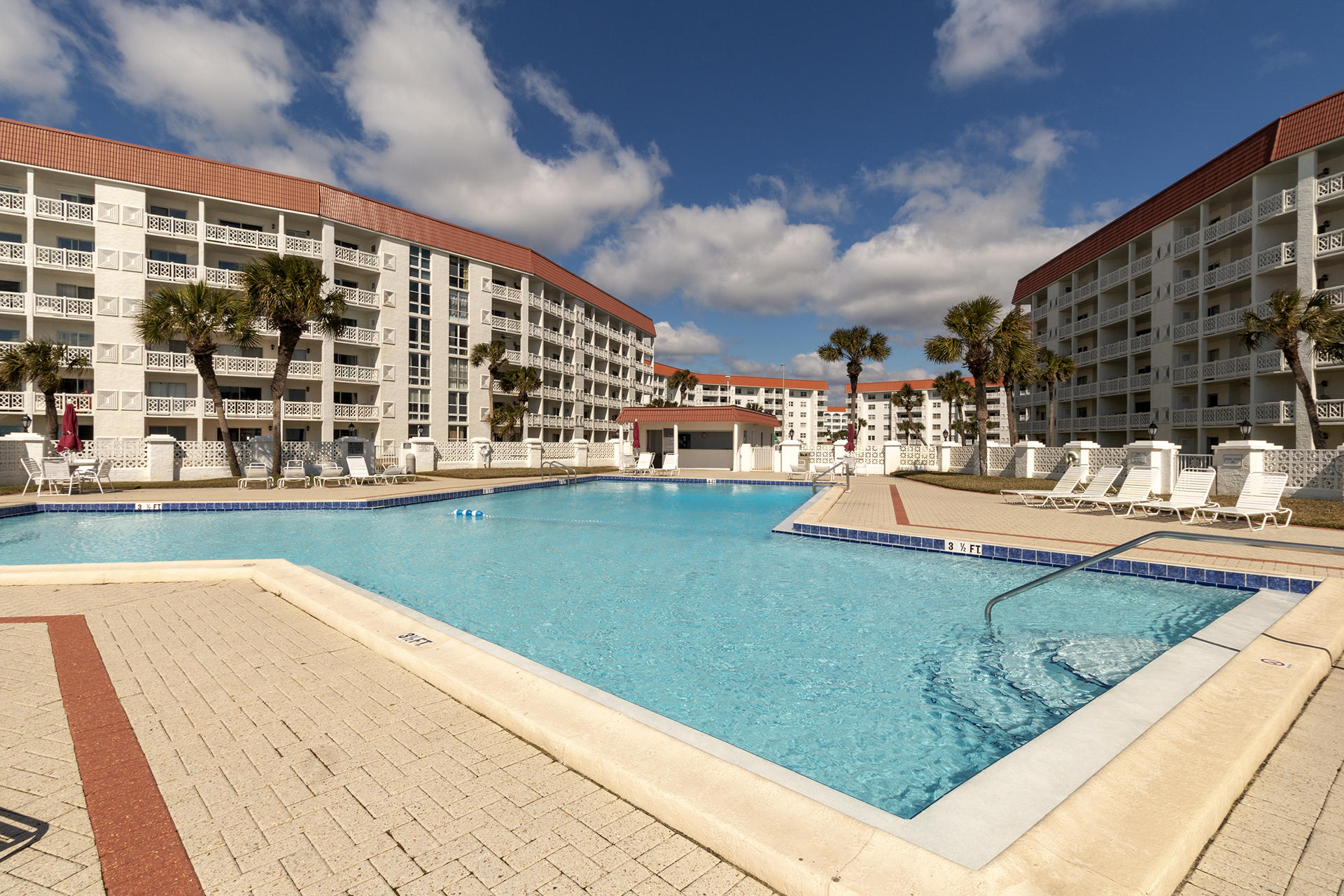 EL MATADOR CONDO - Residential