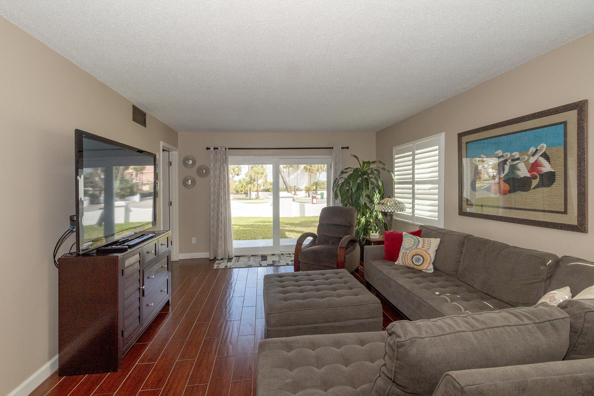 EL MATADOR CONDO - Residential