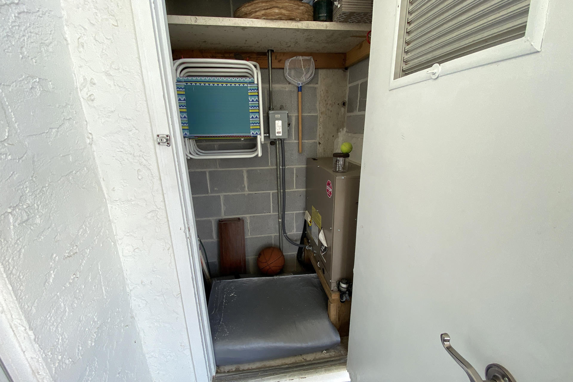 EL MATADOR CONDO - Residential