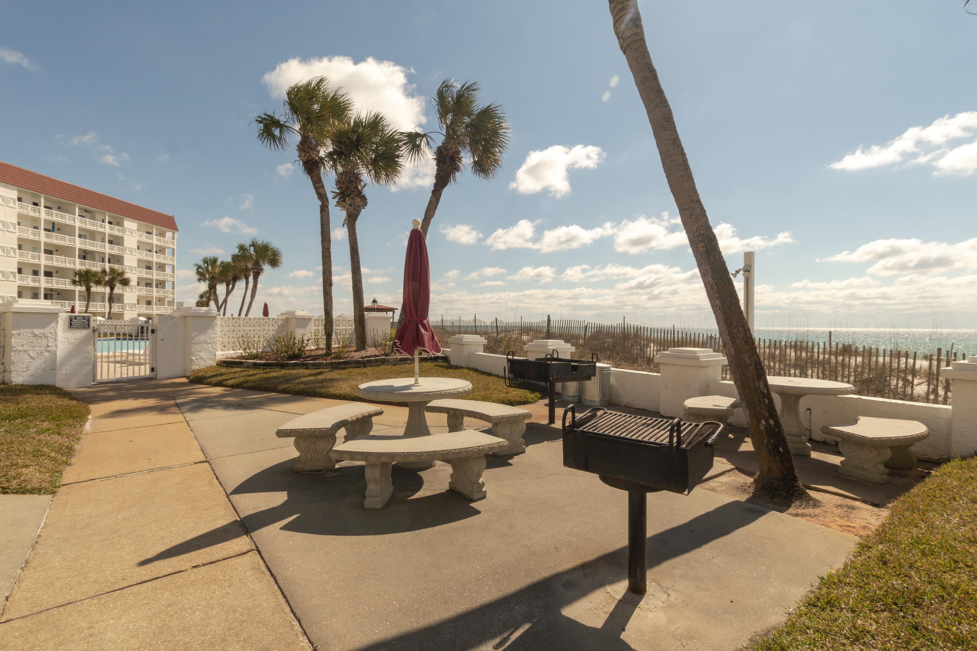 EL MATADOR CONDO - Residential