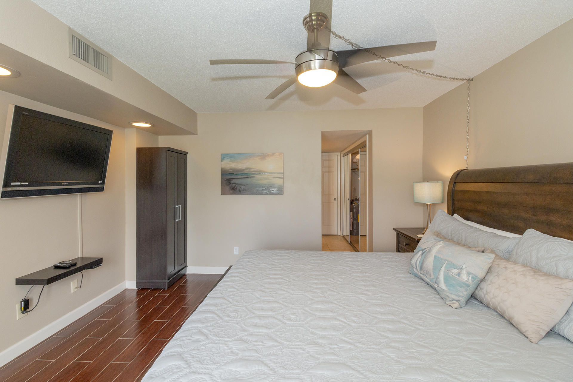 EL MATADOR CONDO - Residential