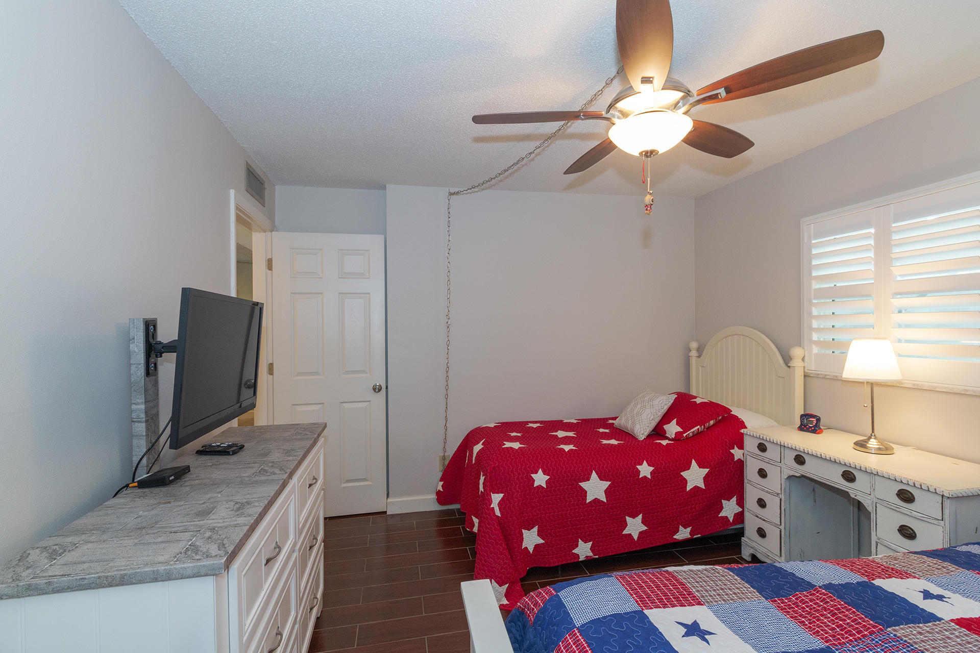 EL MATADOR CONDO - Residential