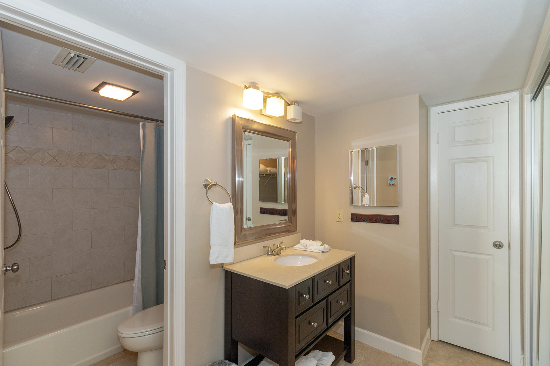 EL MATADOR CONDO - Residential