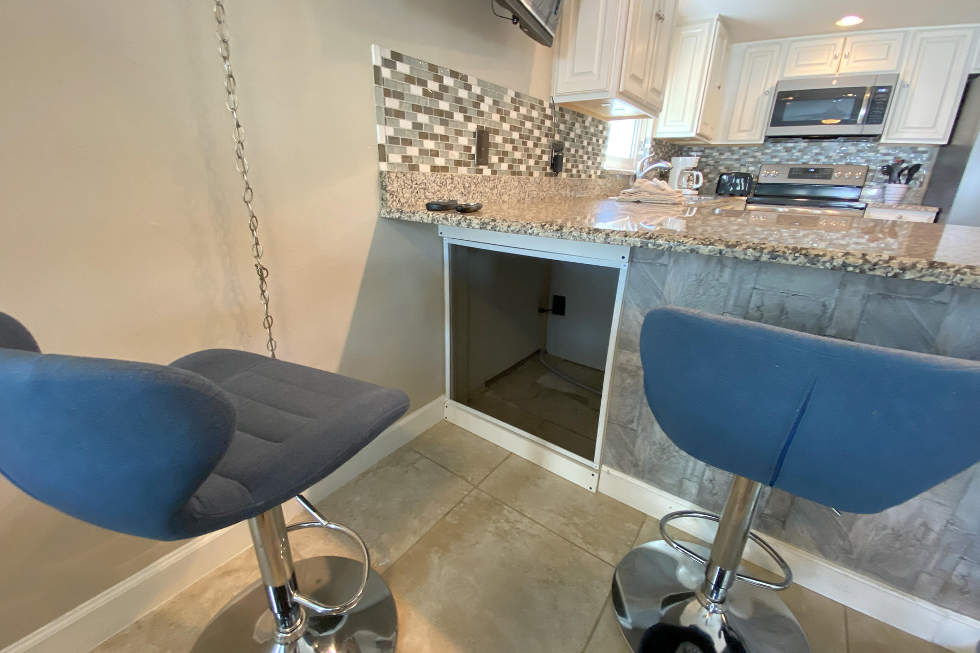 EL MATADOR CONDO - Residential