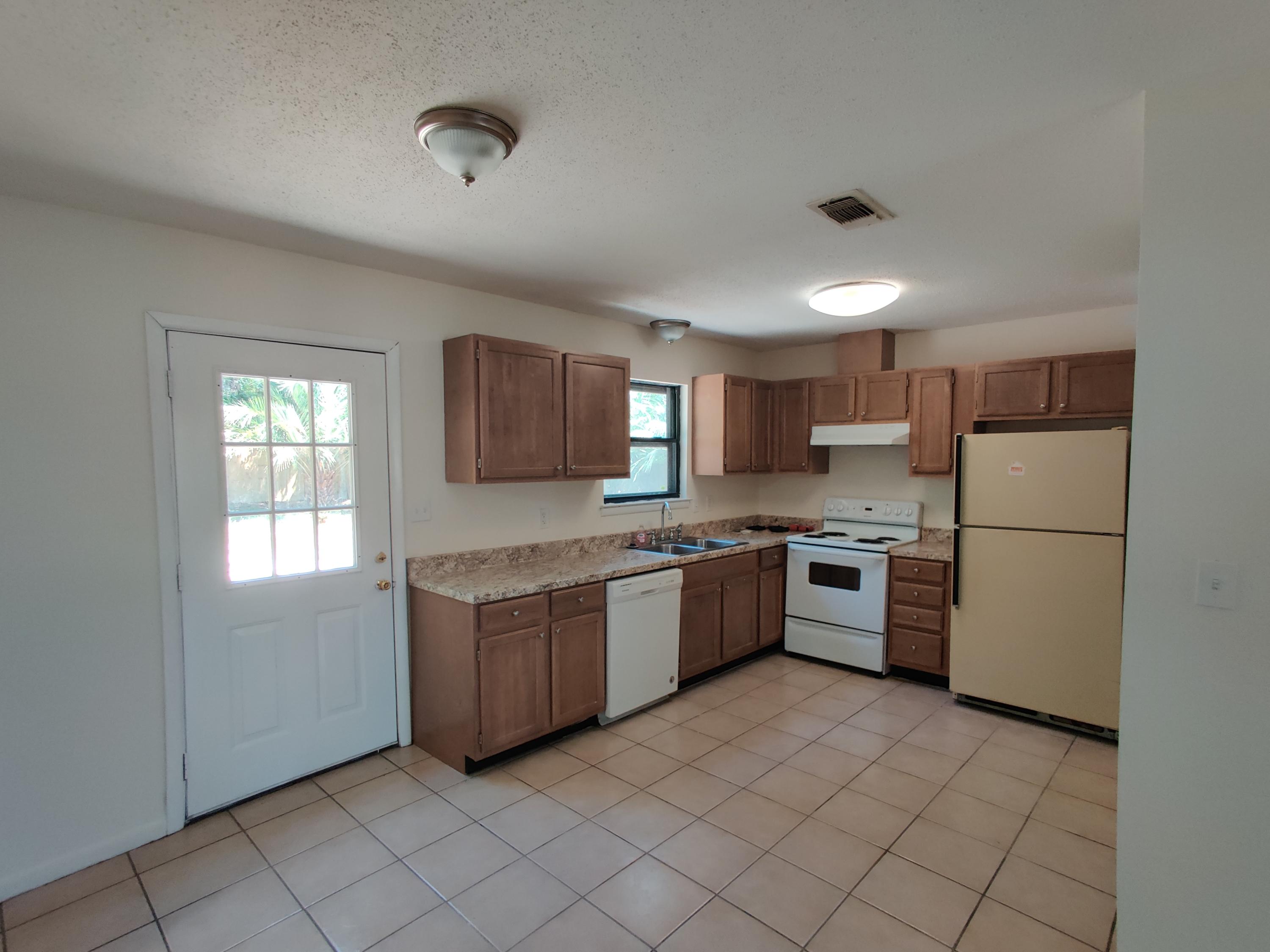 MARY ESTHER HEIGHTS - Residential