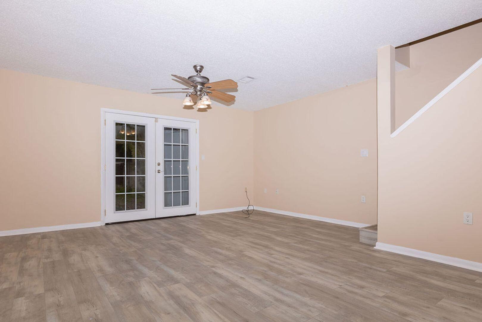 PORT DIXIE - Residential Lease