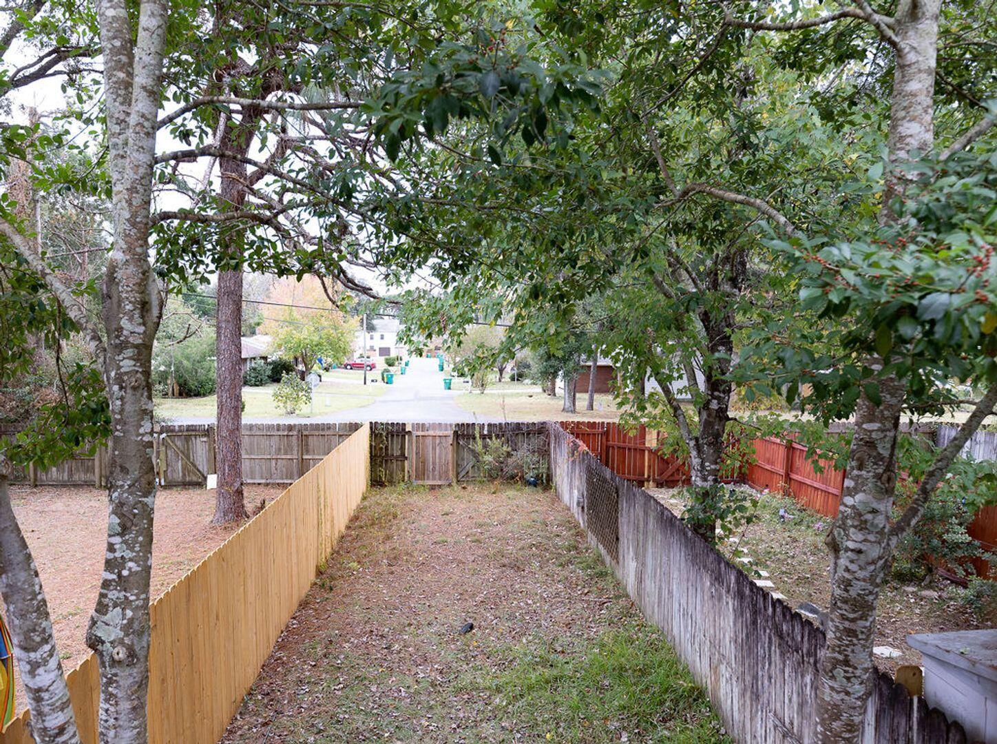PORT DIXIE - Residential Lease
