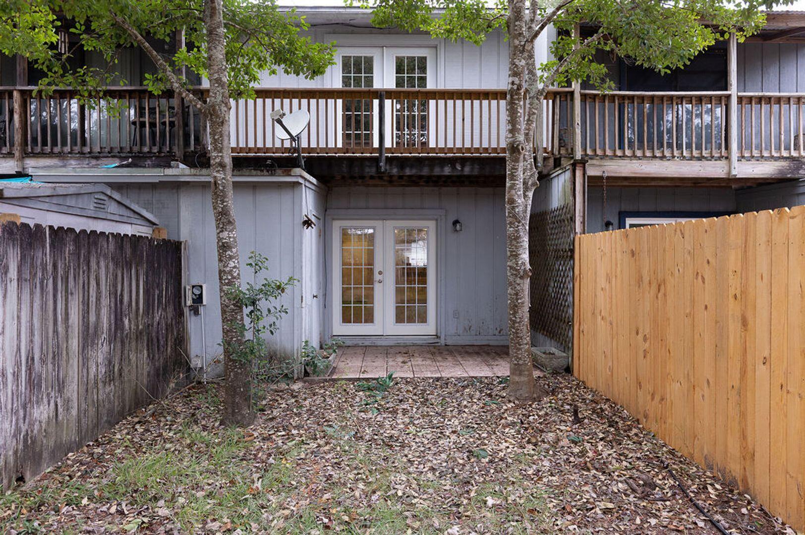 PORT DIXIE - Residential Lease