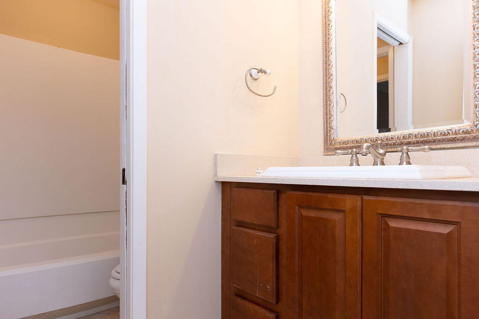 PORT DIXIE - Residential Lease