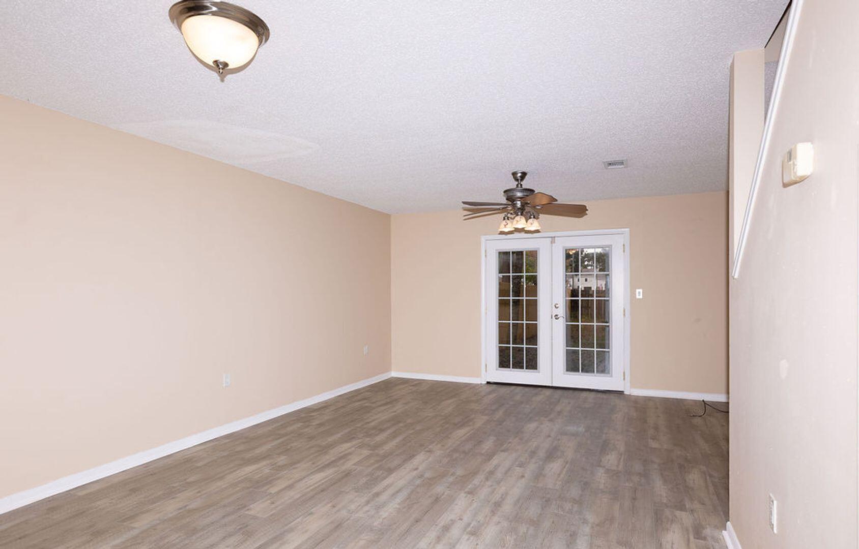 PORT DIXIE - Residential Lease