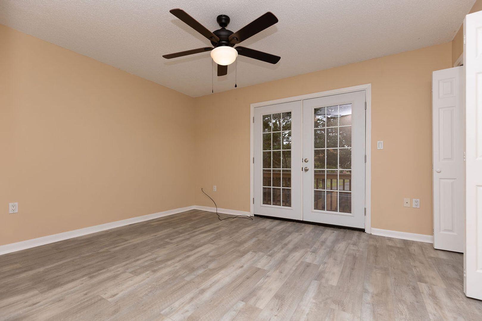 PORT DIXIE - Residential Lease