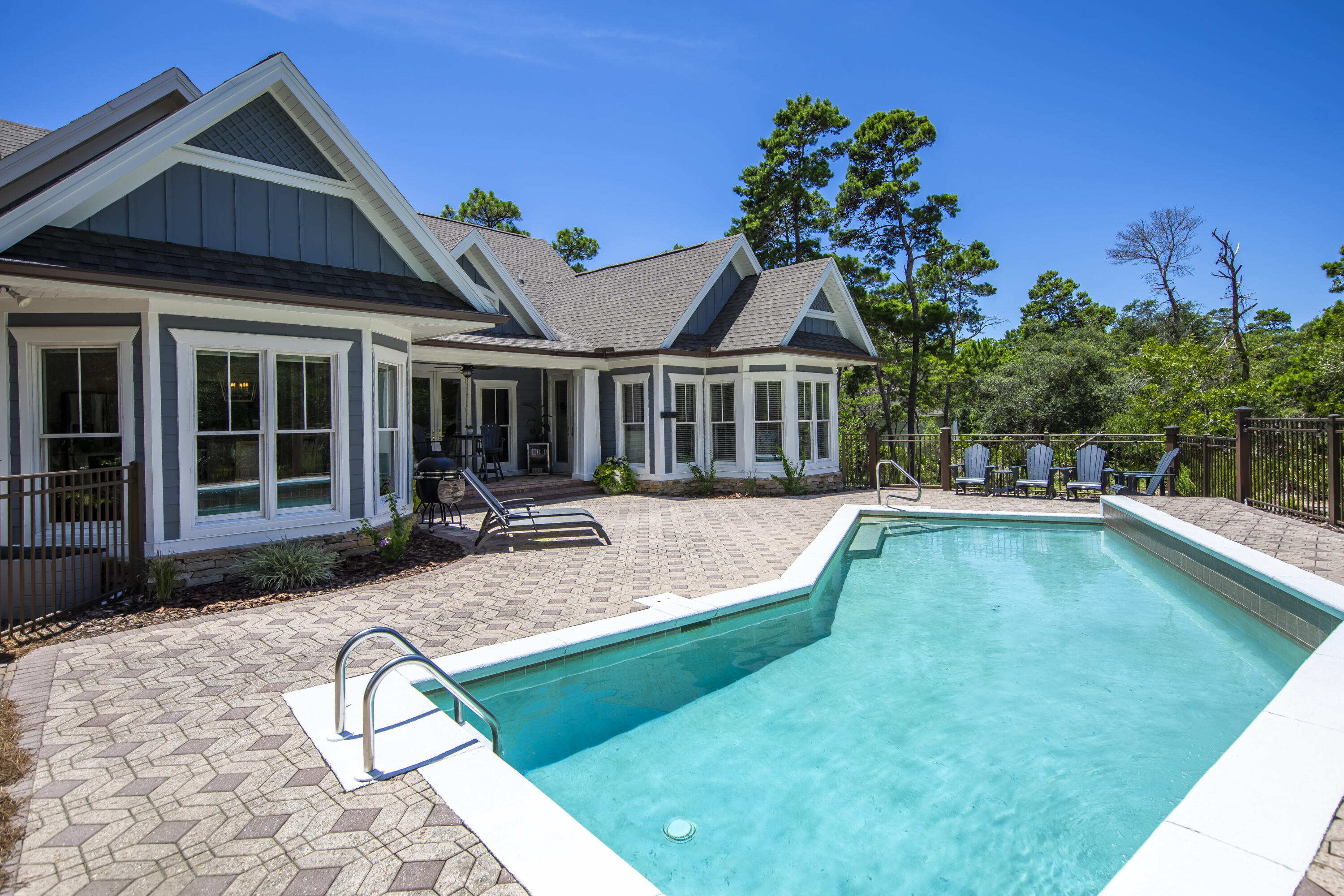 WILD HERON - Residential