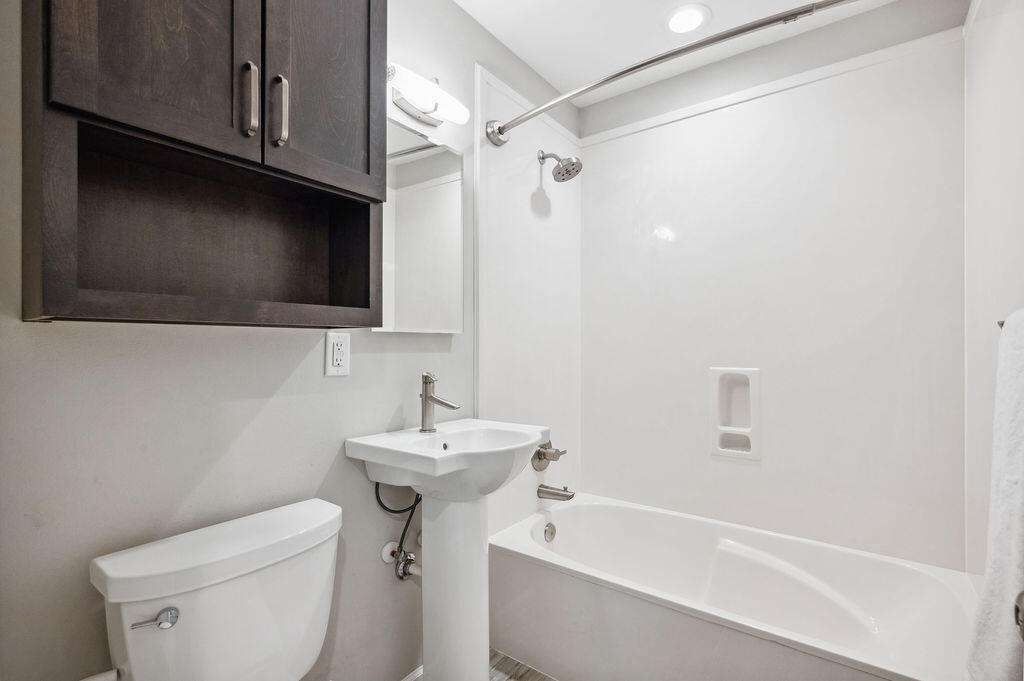 Carol Anne Manor - Residential