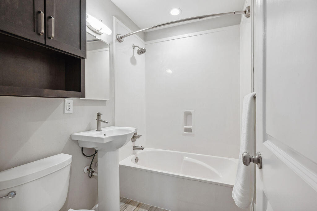 Carol Anne Manor - Residential