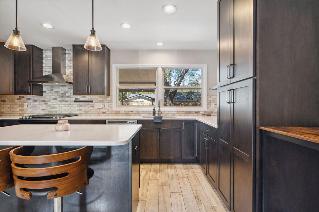 Carol Anne Manor - Residential