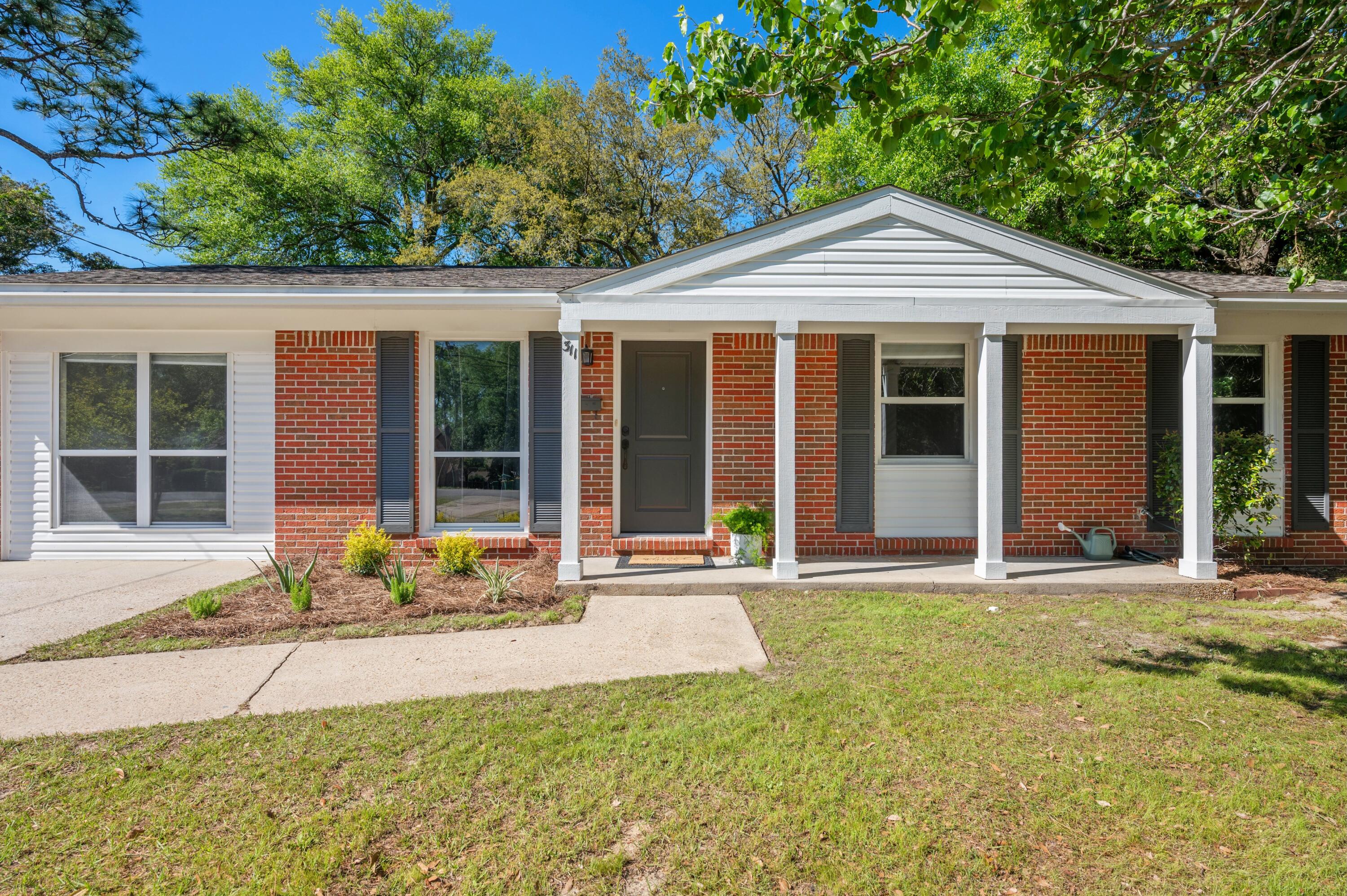 Carol Anne Manor - Residential