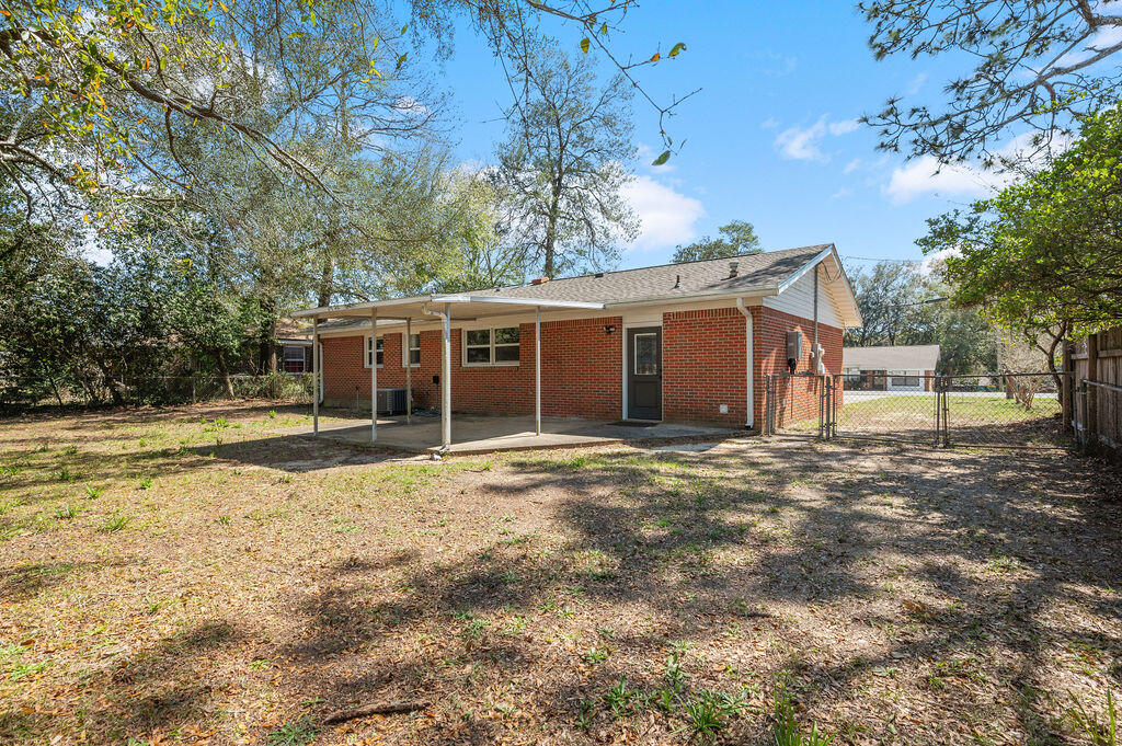 Carol Anne Manor - Residential