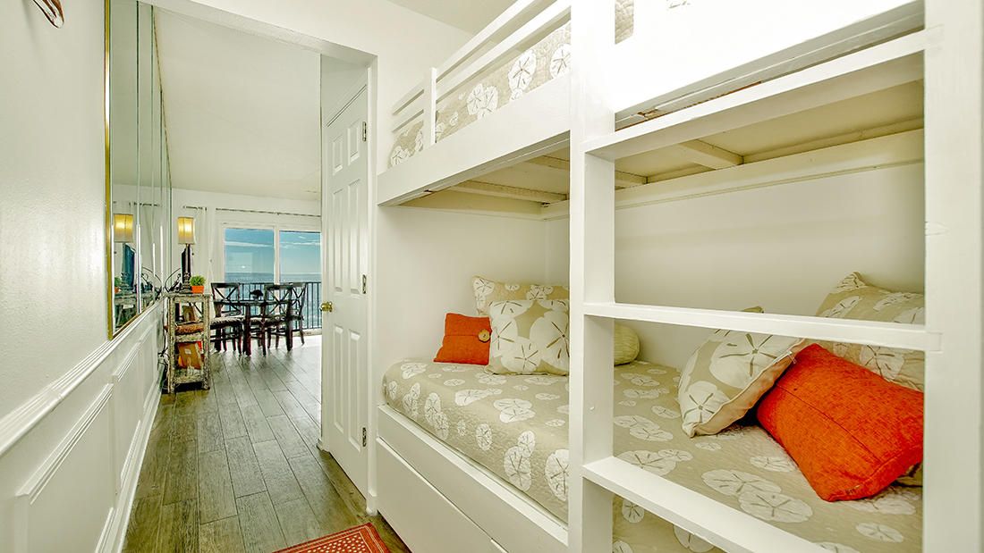 LEEWARD CONDO 2 - Residential