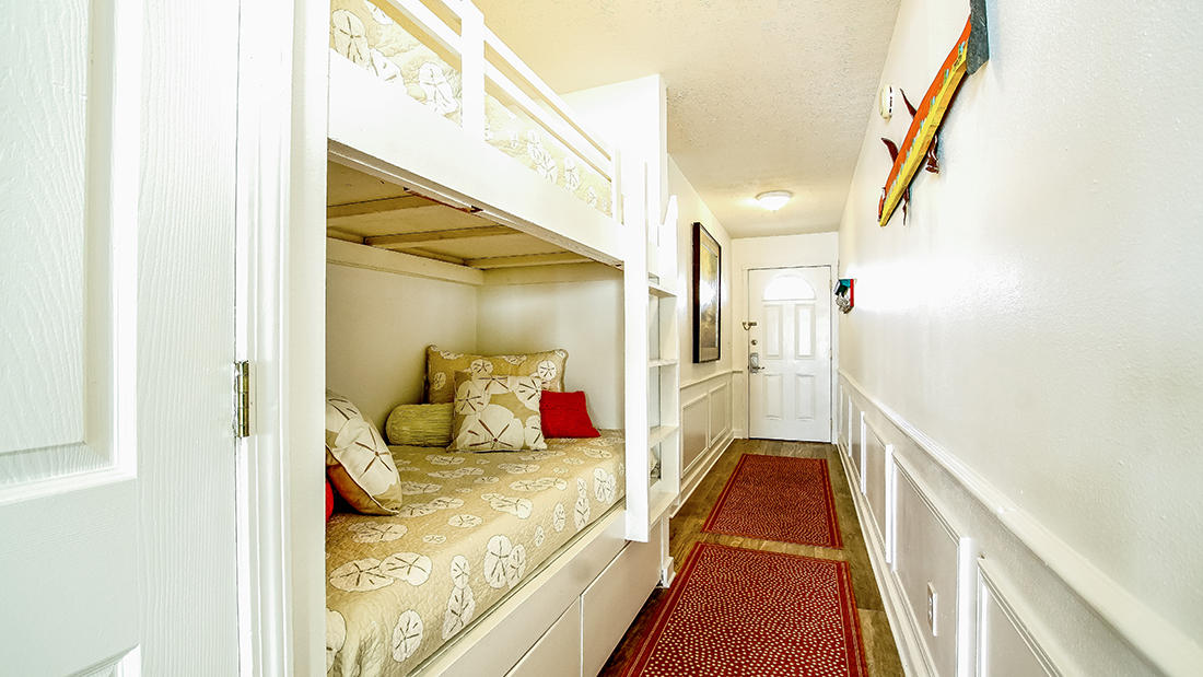 LEEWARD CONDO 2 - Residential