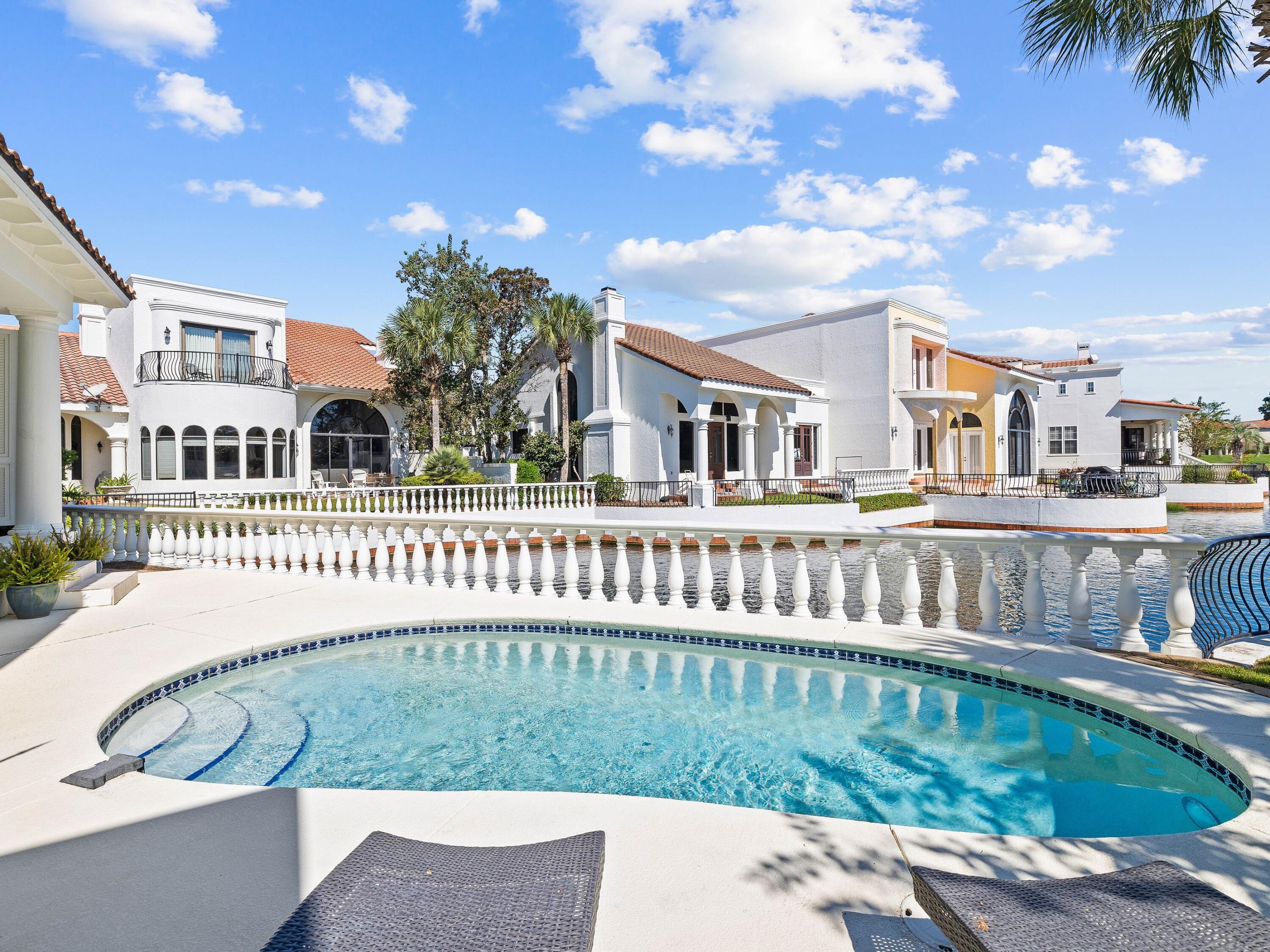 FOUNTAINS AT SANDESTIN - Residential