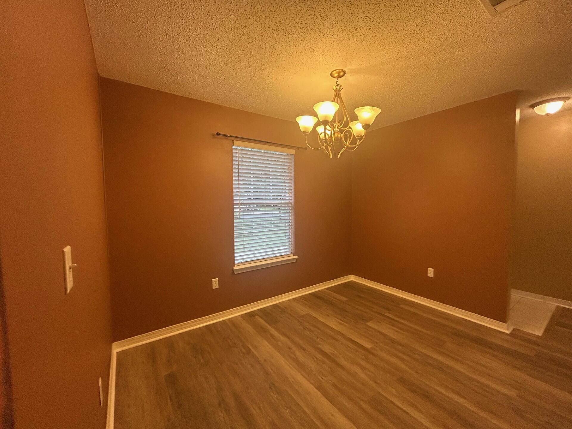 COUNTRYVIEW ESTATES 4TH ADDN PH 6 - Residential Lease