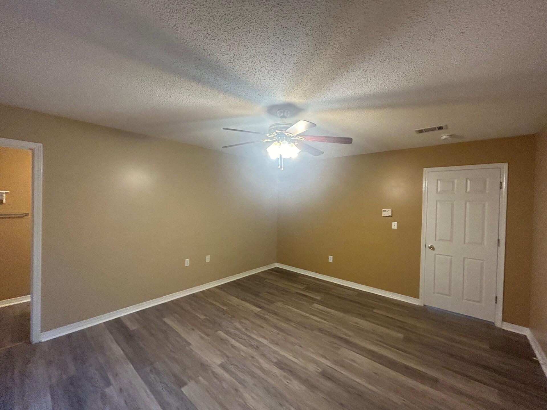 COUNTRYVIEW ESTATES 4TH ADDN PH 6 - Residential Lease