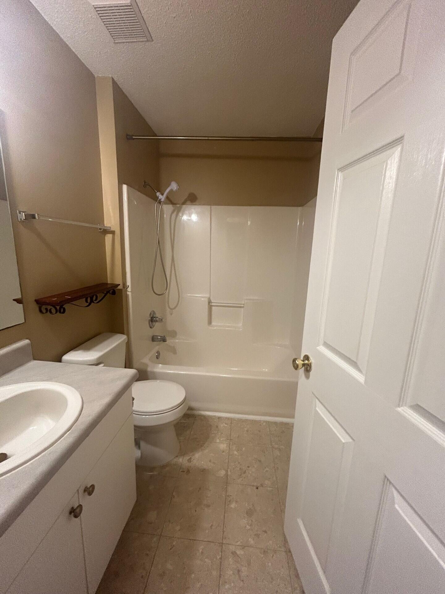 COUNTRYVIEW ESTATES 4TH ADDN PH 6 - Residential Lease