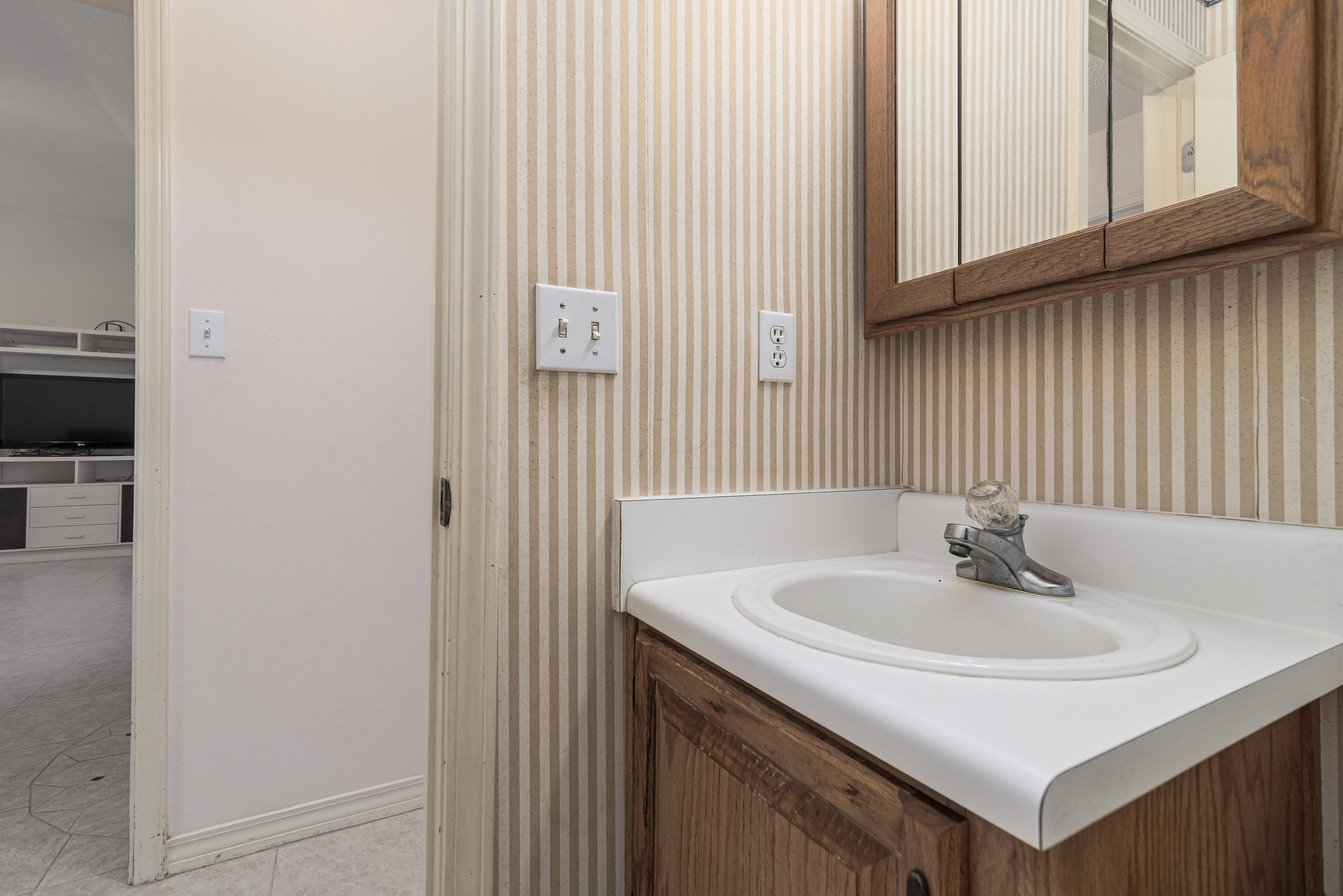 QUAYSIDE VILLAGE - Residential