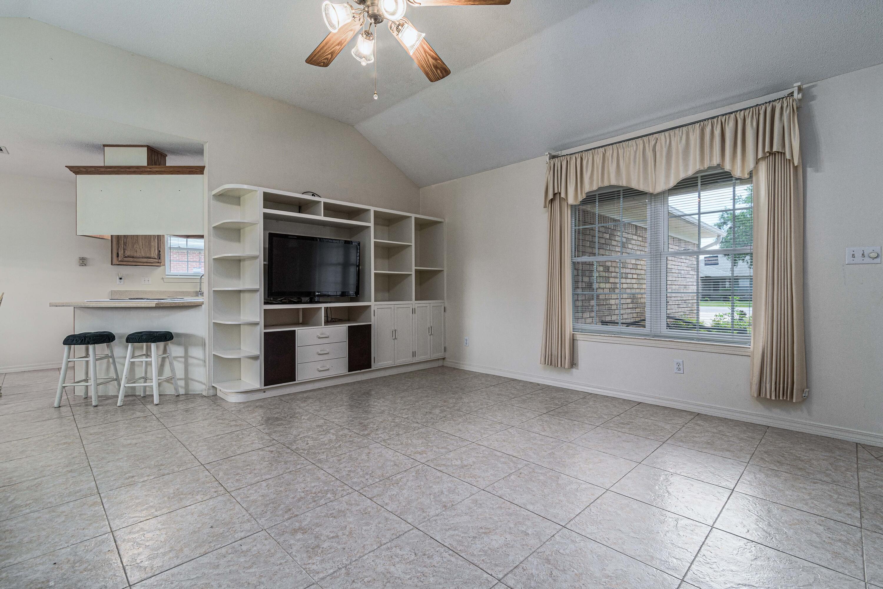 QUAYSIDE VILLAGE - Residential