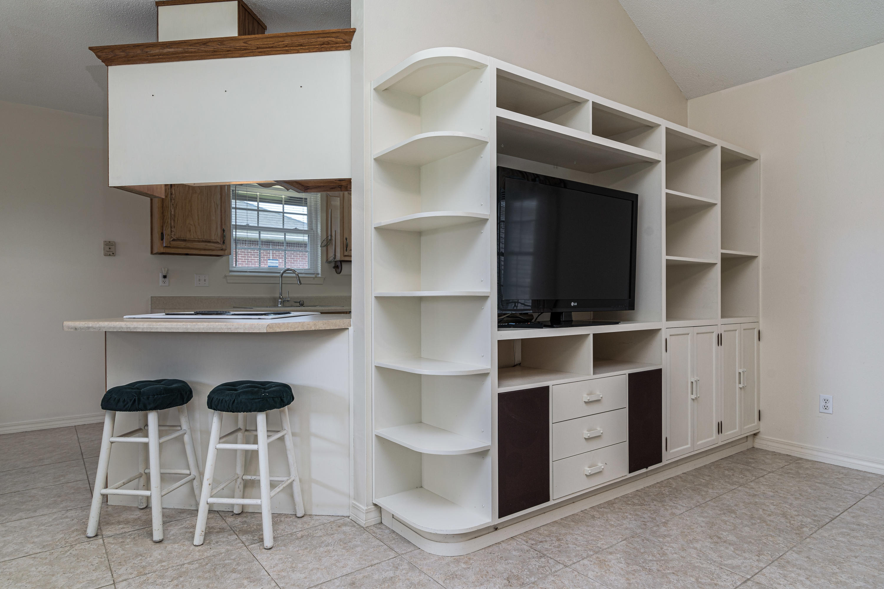 QUAYSIDE VILLAGE - Residential