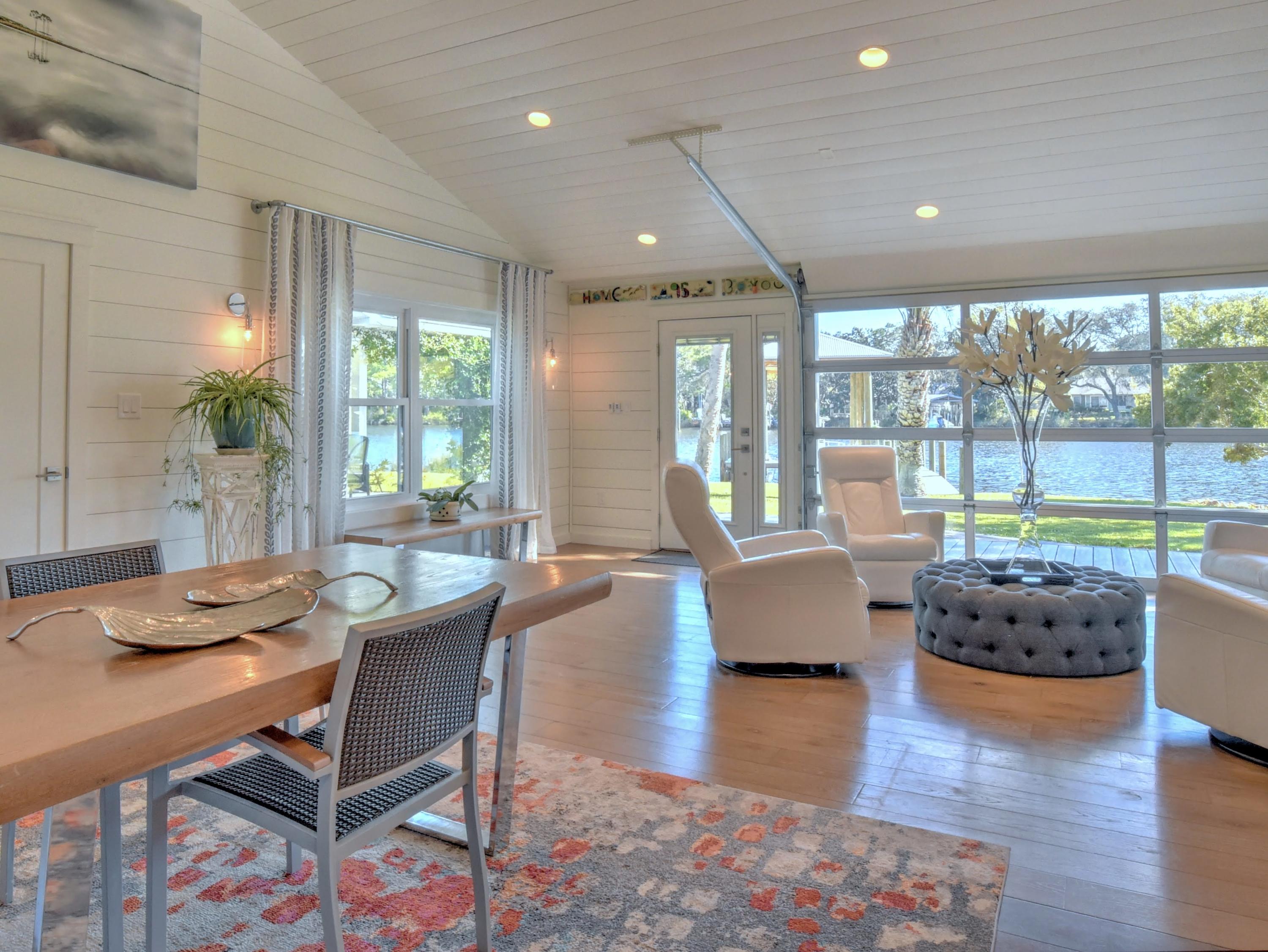 HARBOR OAKS - Residential