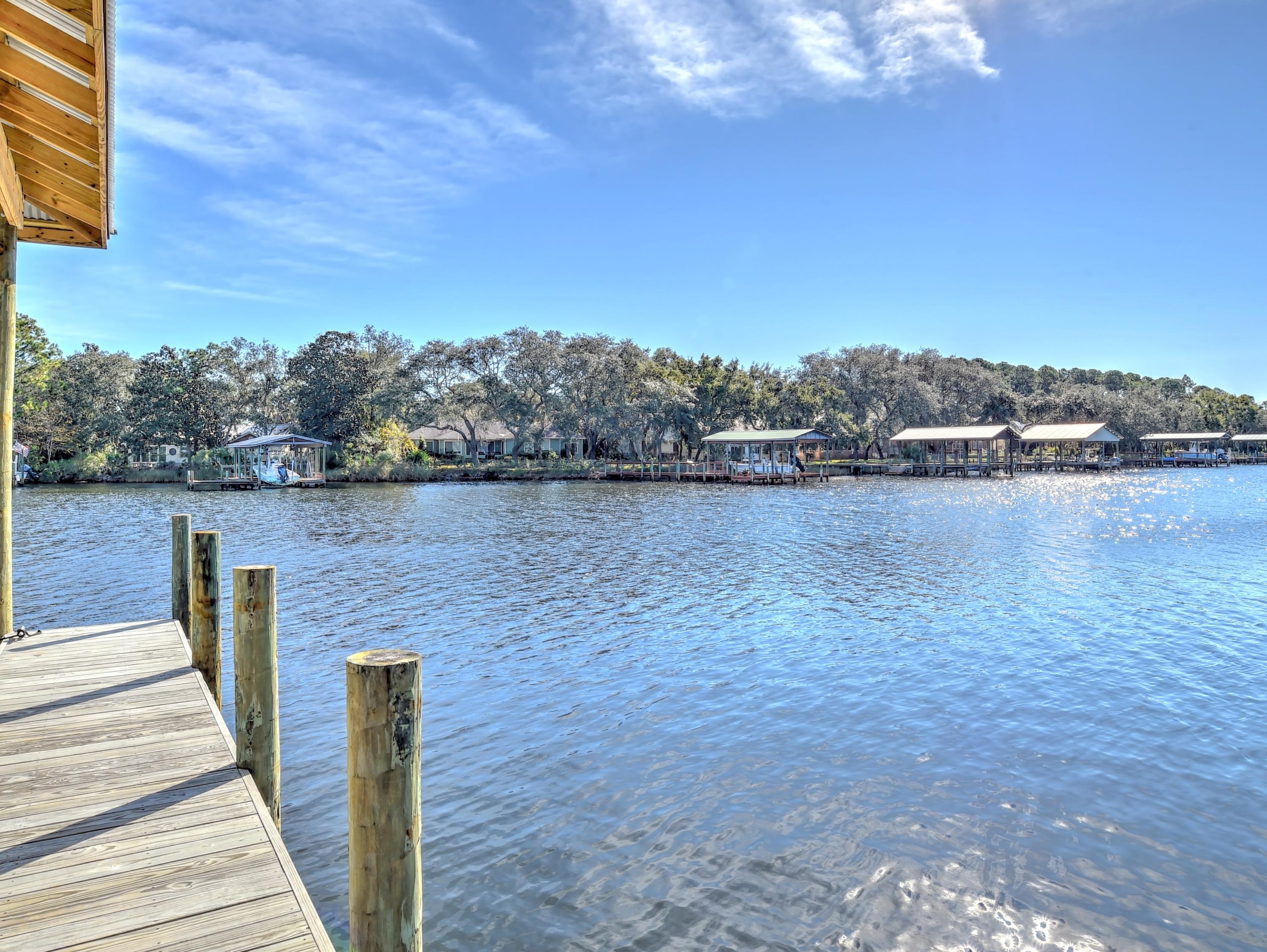 HARBOR OAKS - Residential