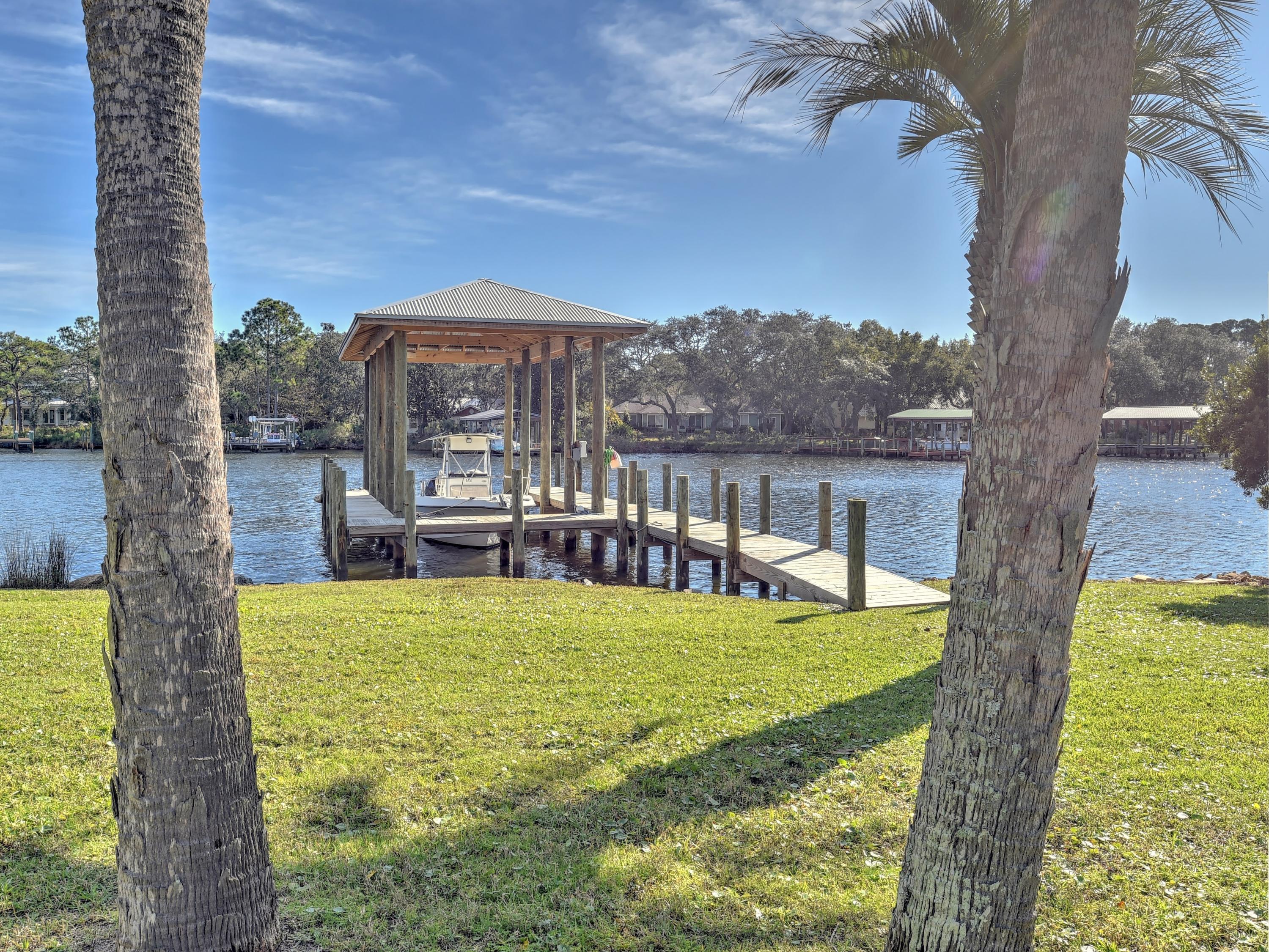 HARBOR OAKS - Residential