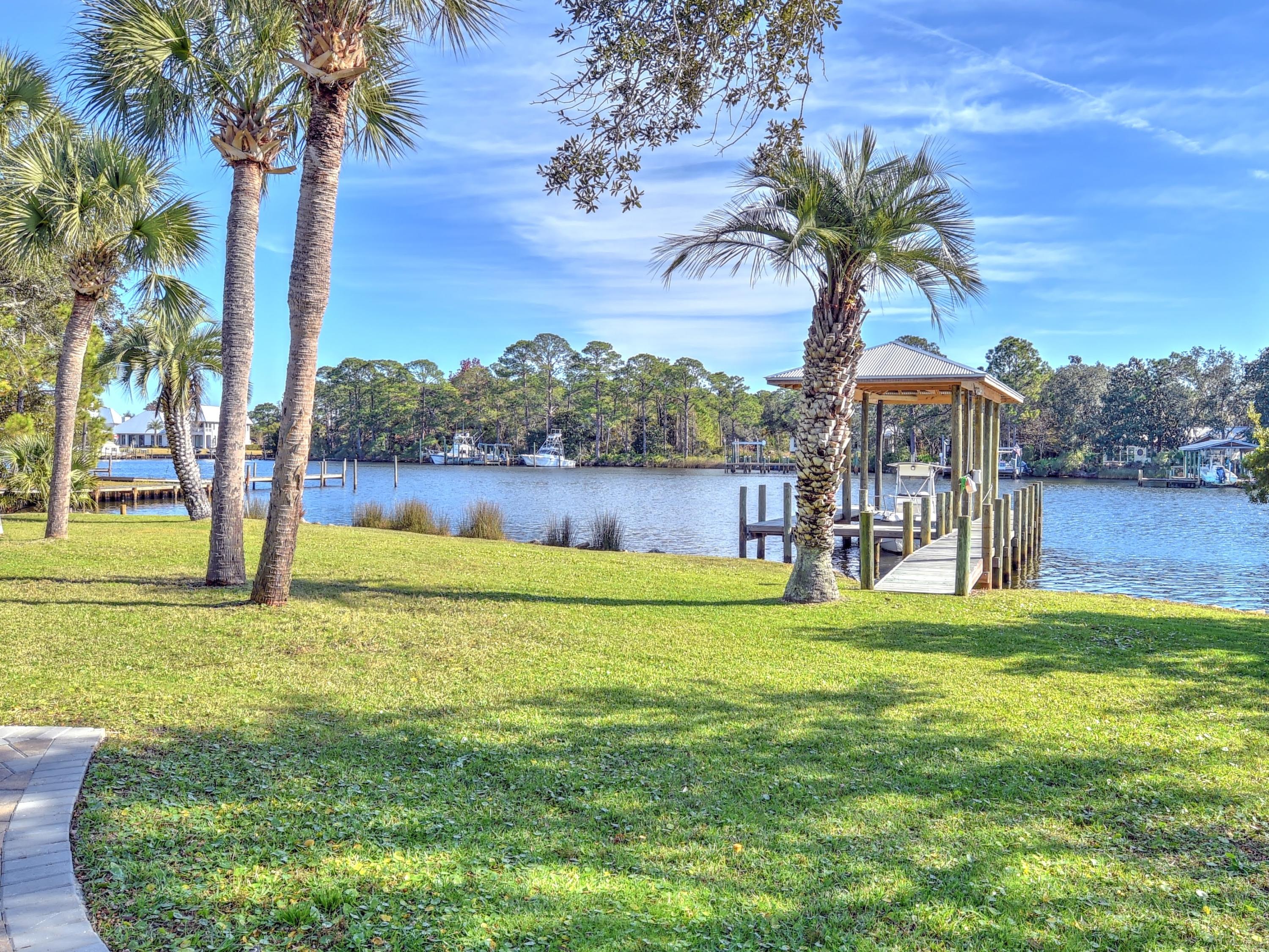 HARBOR OAKS - Residential