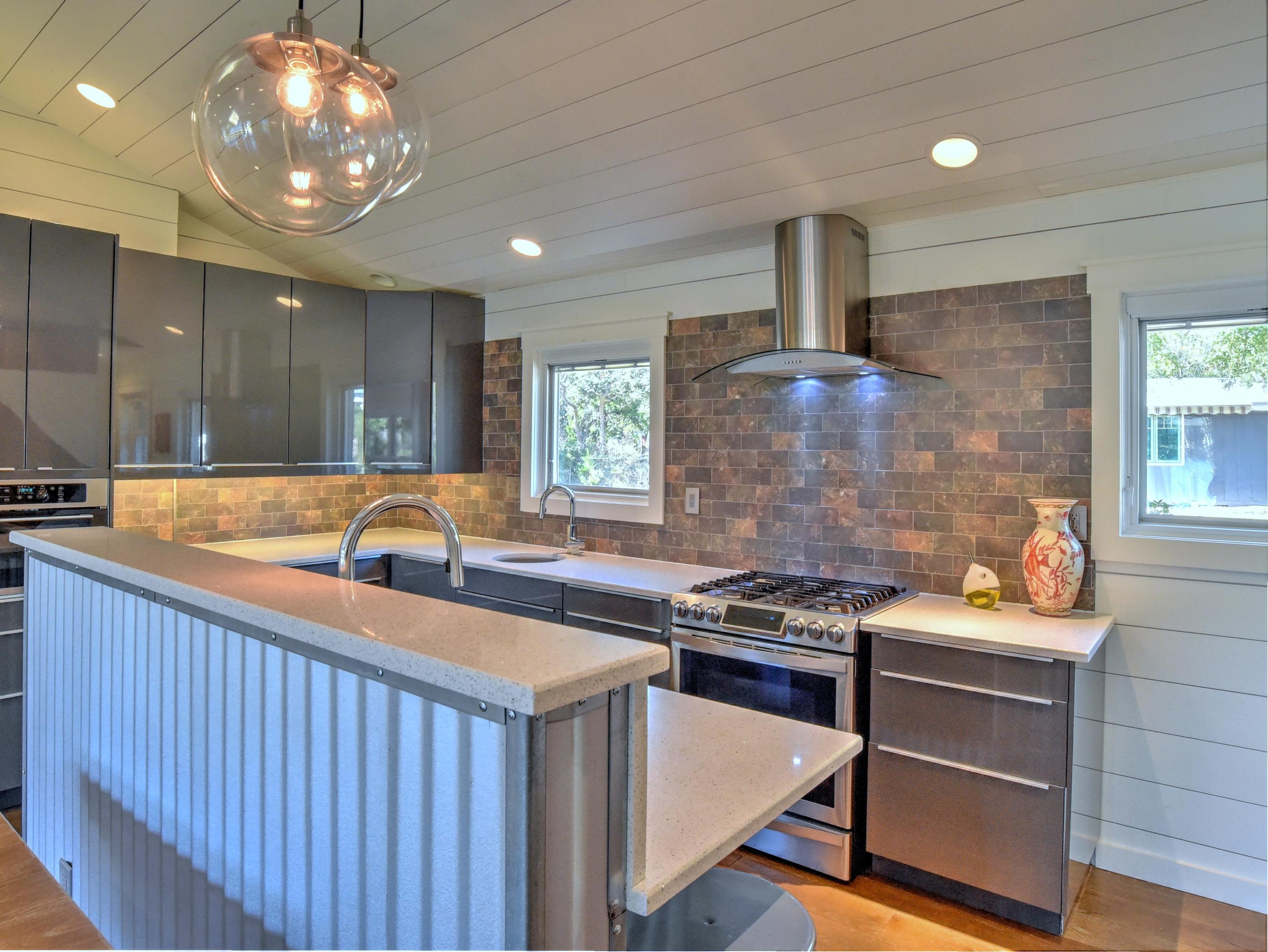 HARBOR OAKS - Residential