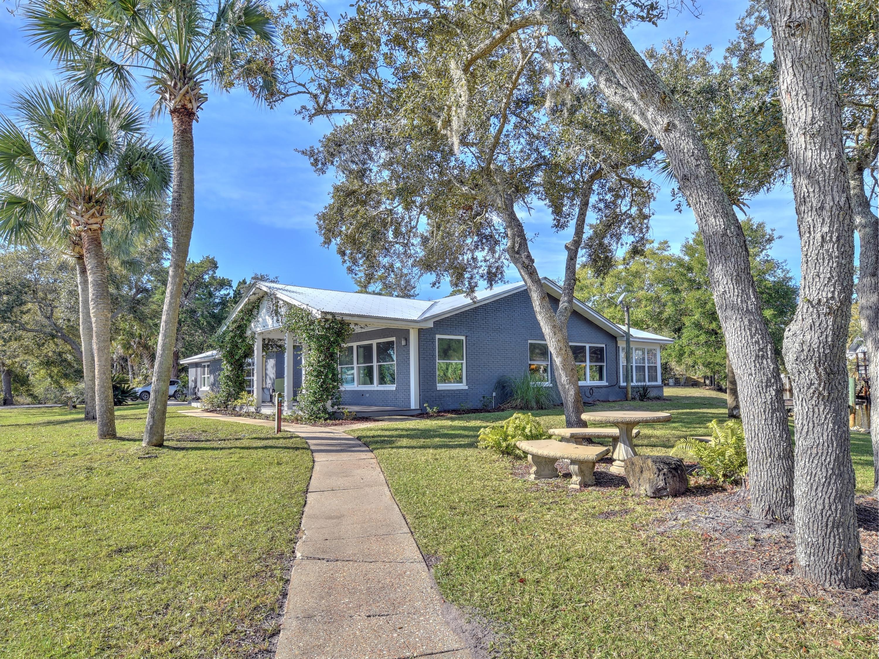 HARBOR OAKS - Residential