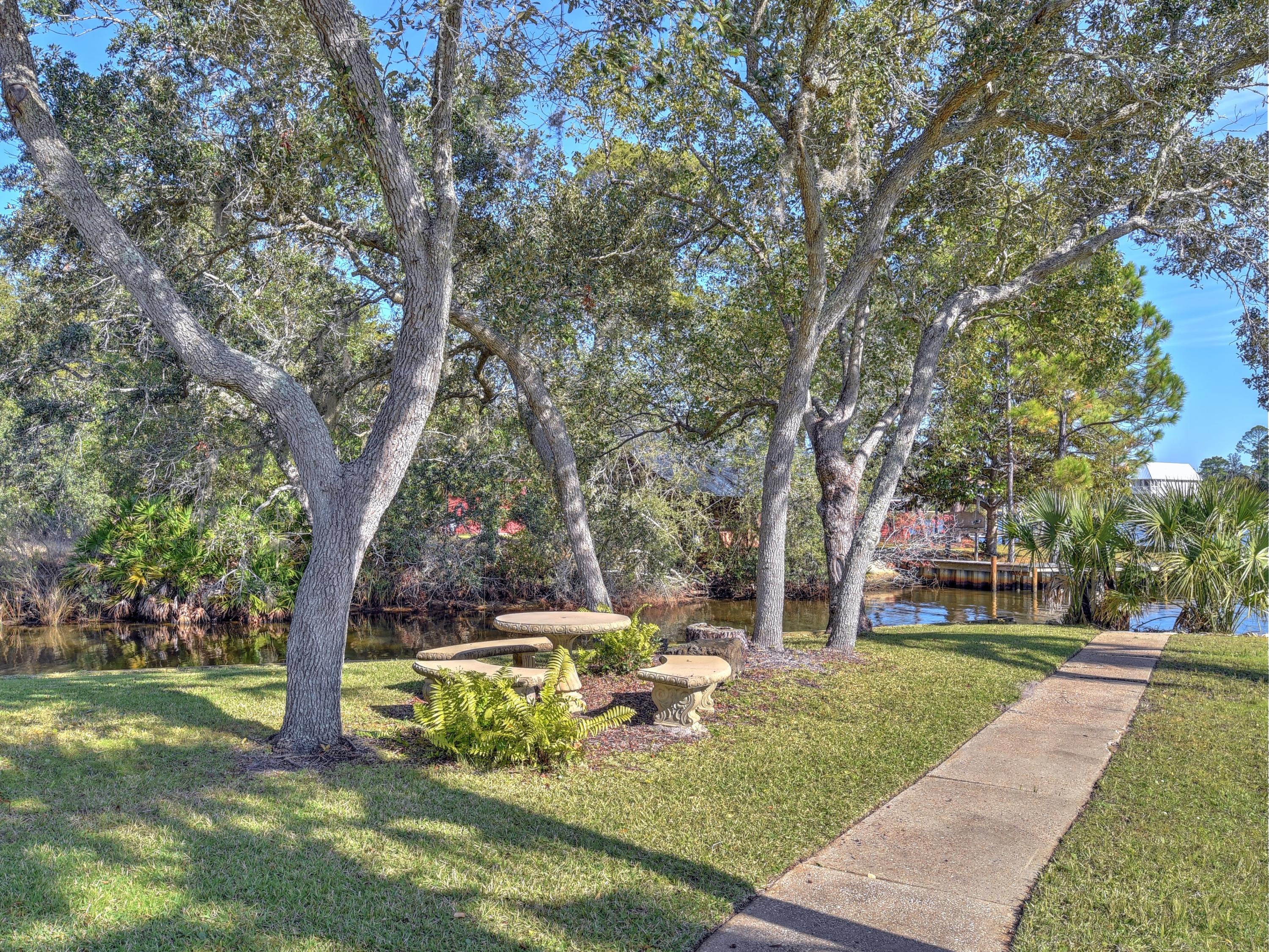 HARBOR OAKS - Residential