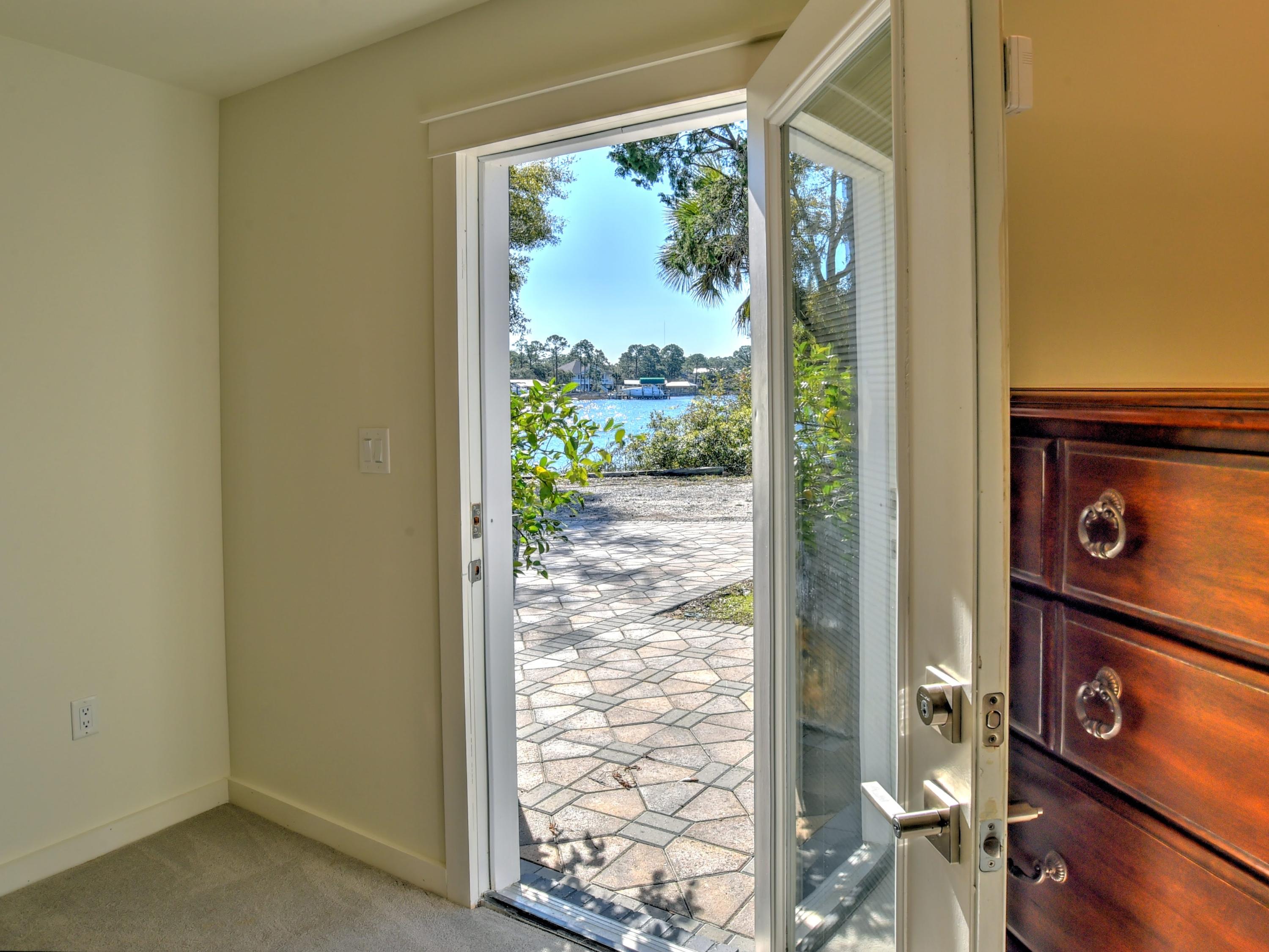 HARBOR OAKS - Residential