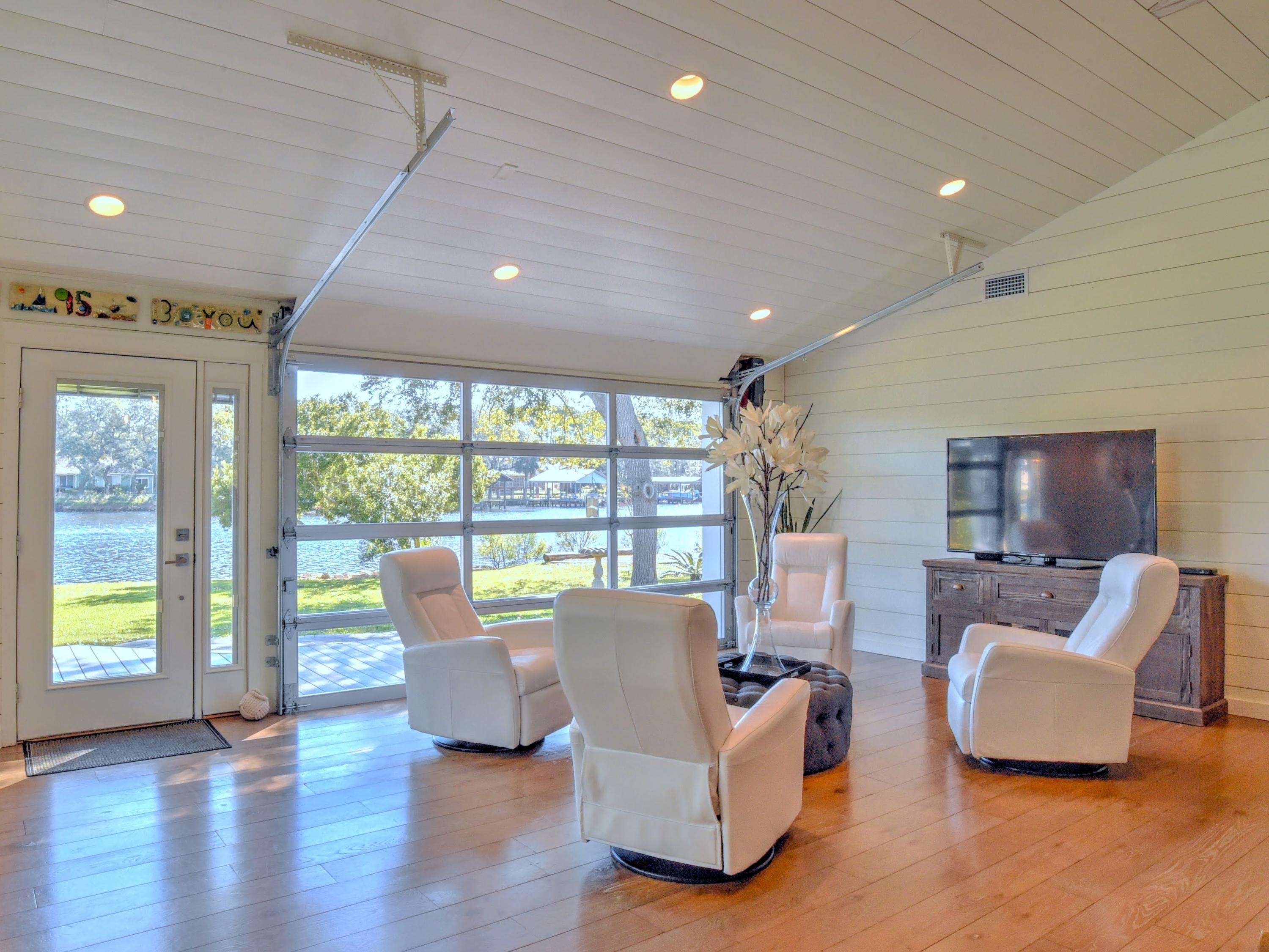 HARBOR OAKS - Residential