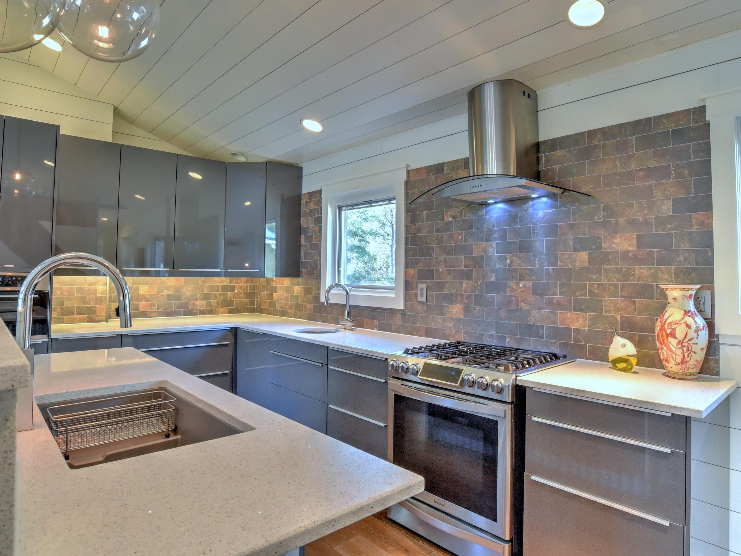 HARBOR OAKS - Residential