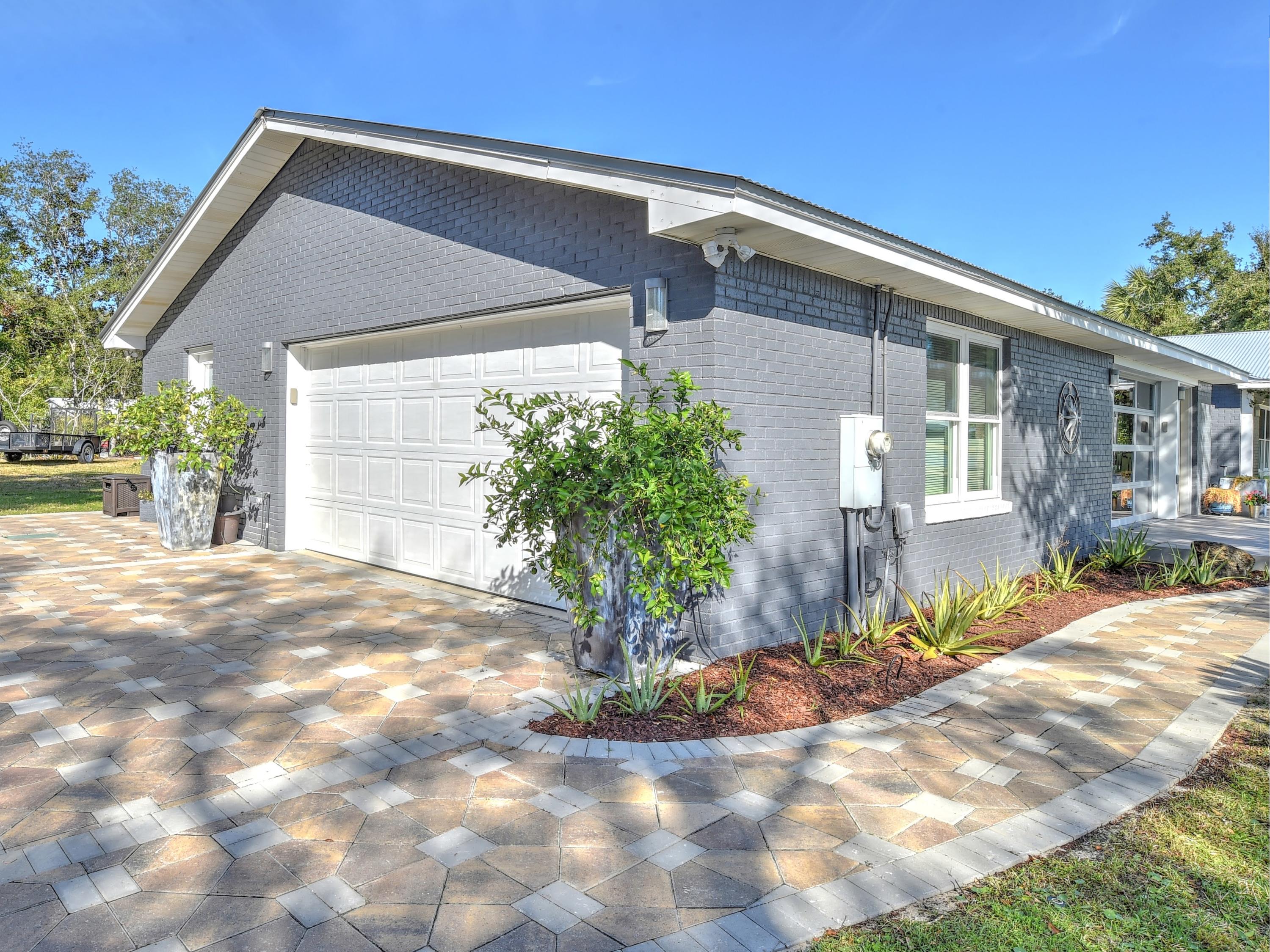 HARBOR OAKS - Residential