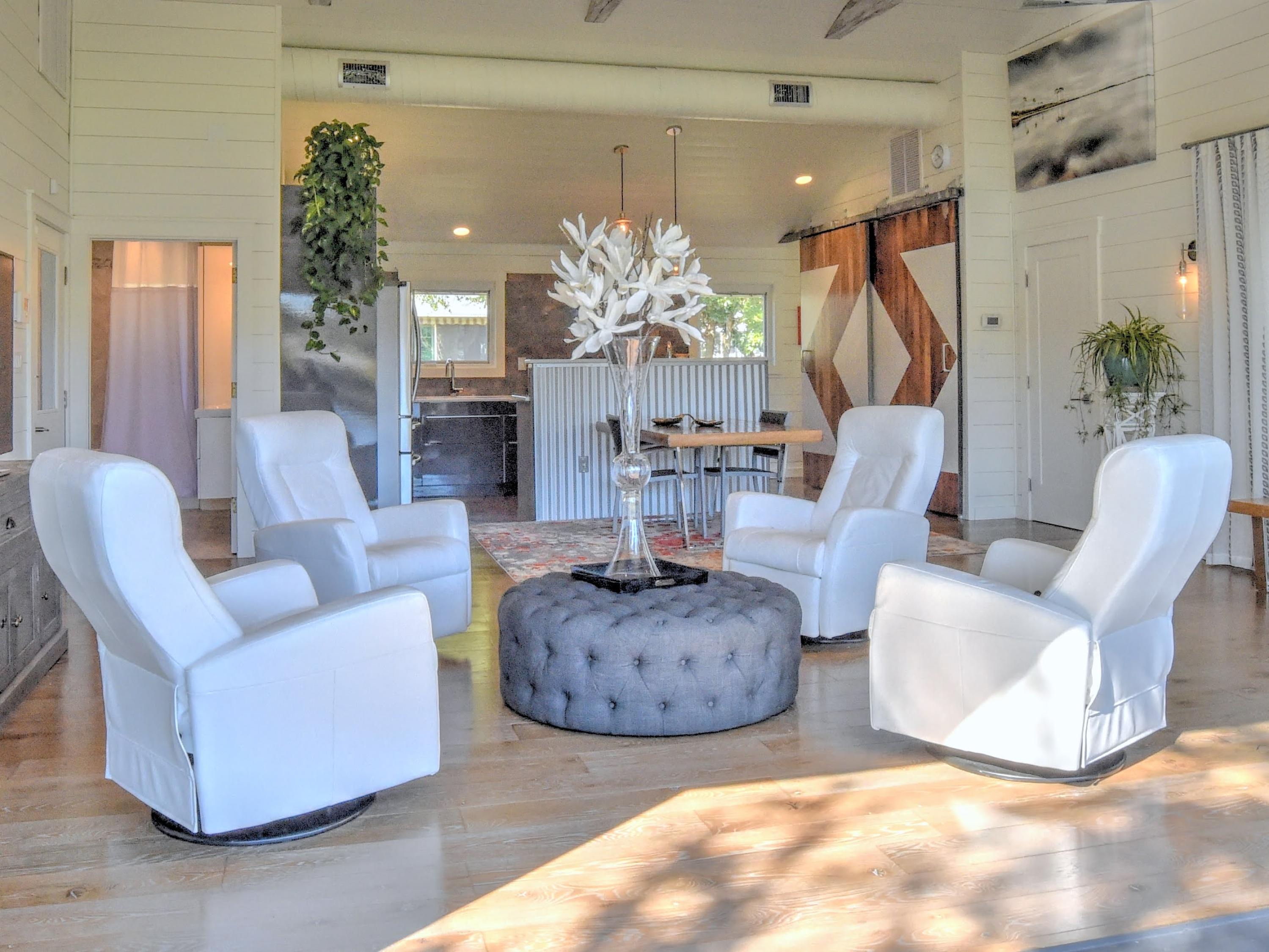 HARBOR OAKS - Residential