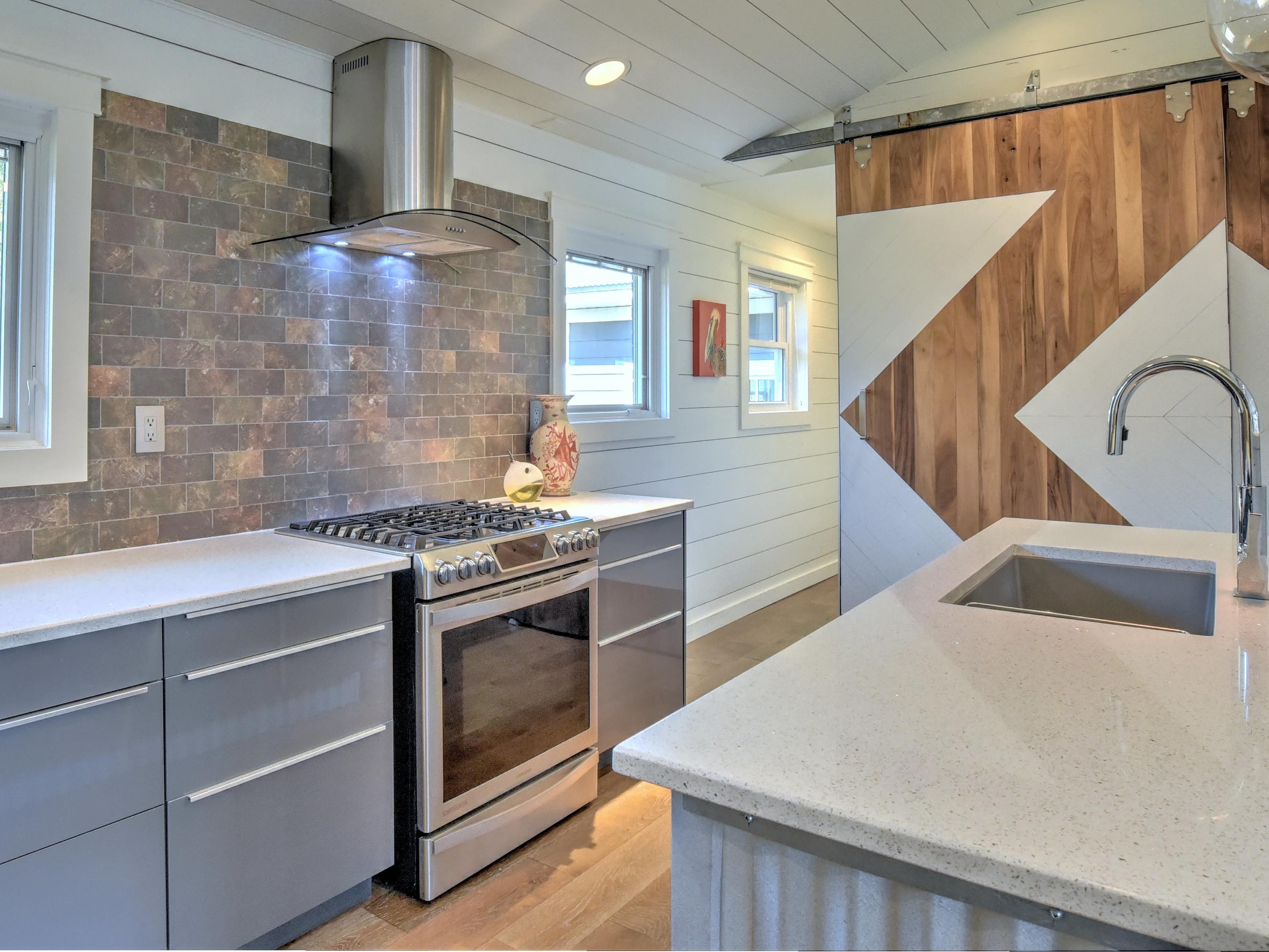 HARBOR OAKS - Residential