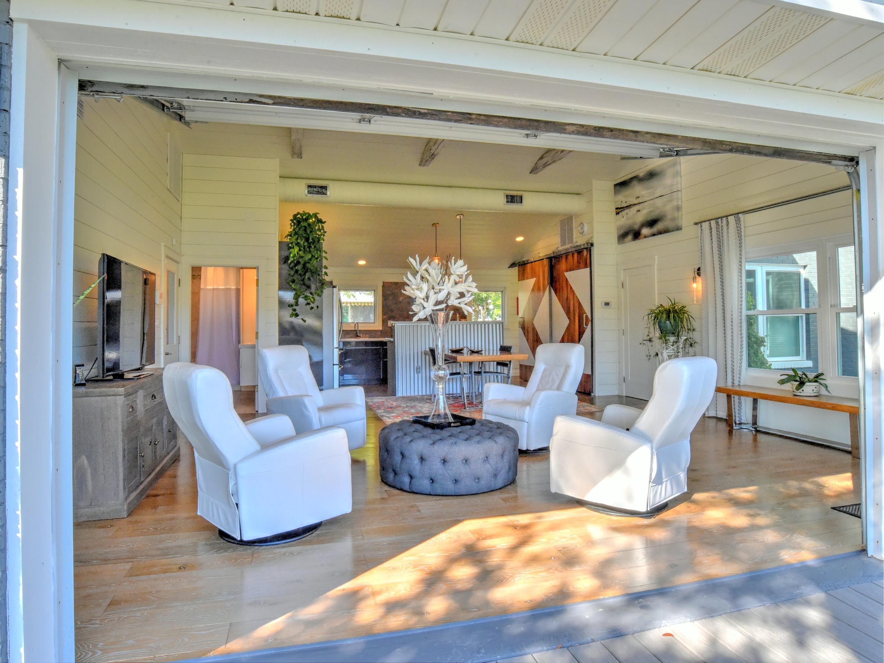 HARBOR OAKS - Residential