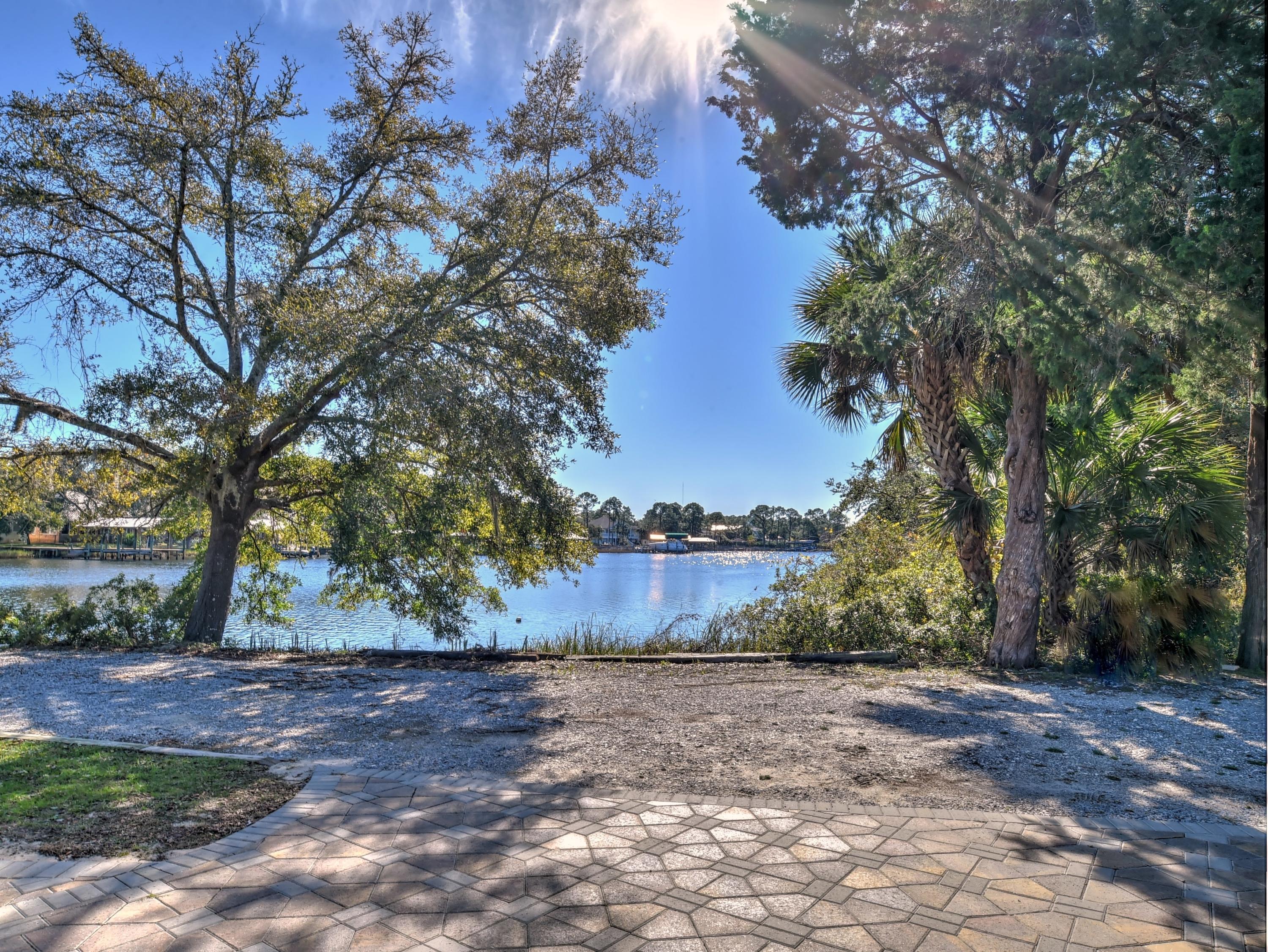 HARBOR OAKS - Residential