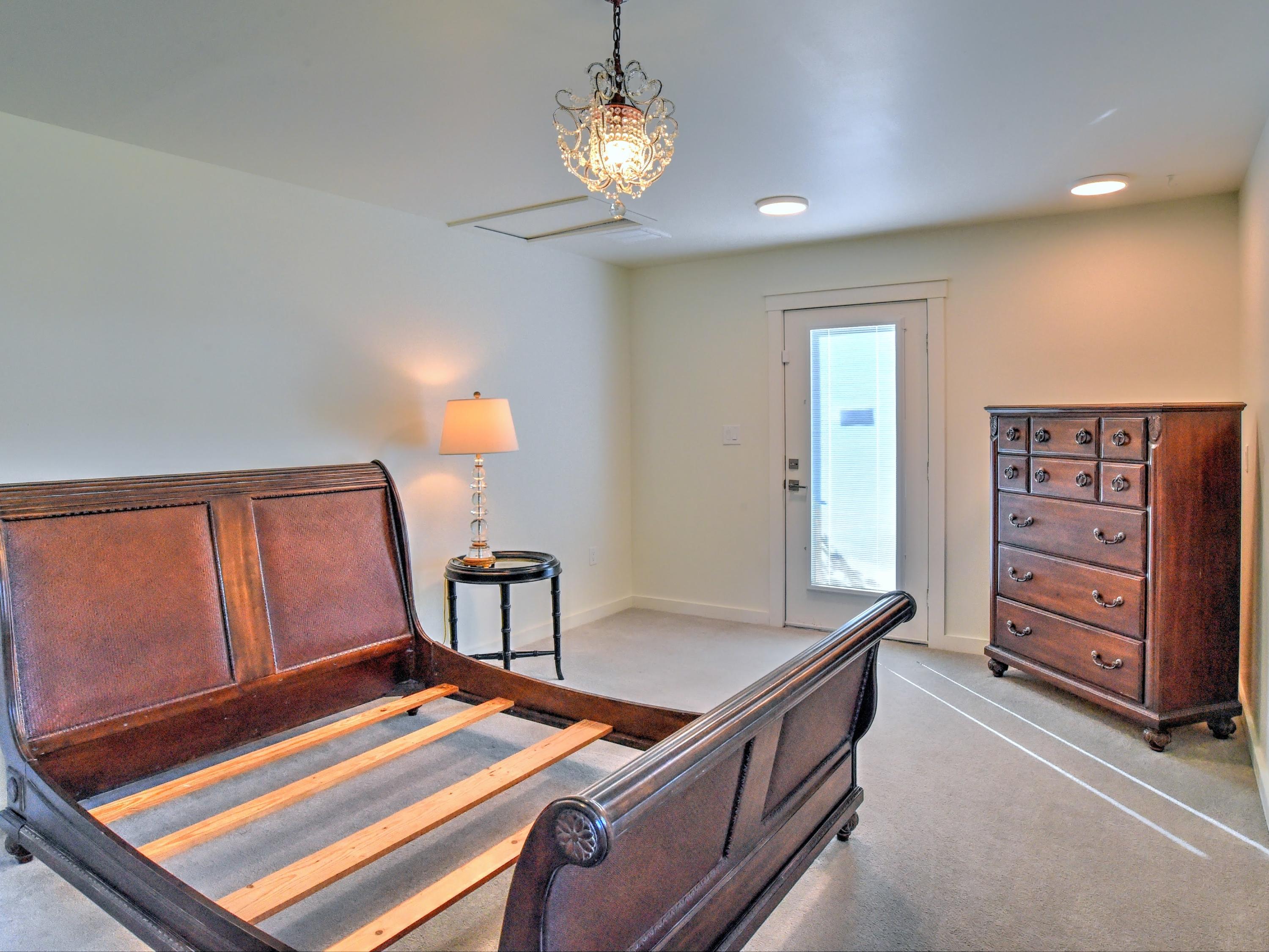 HARBOR OAKS - Residential