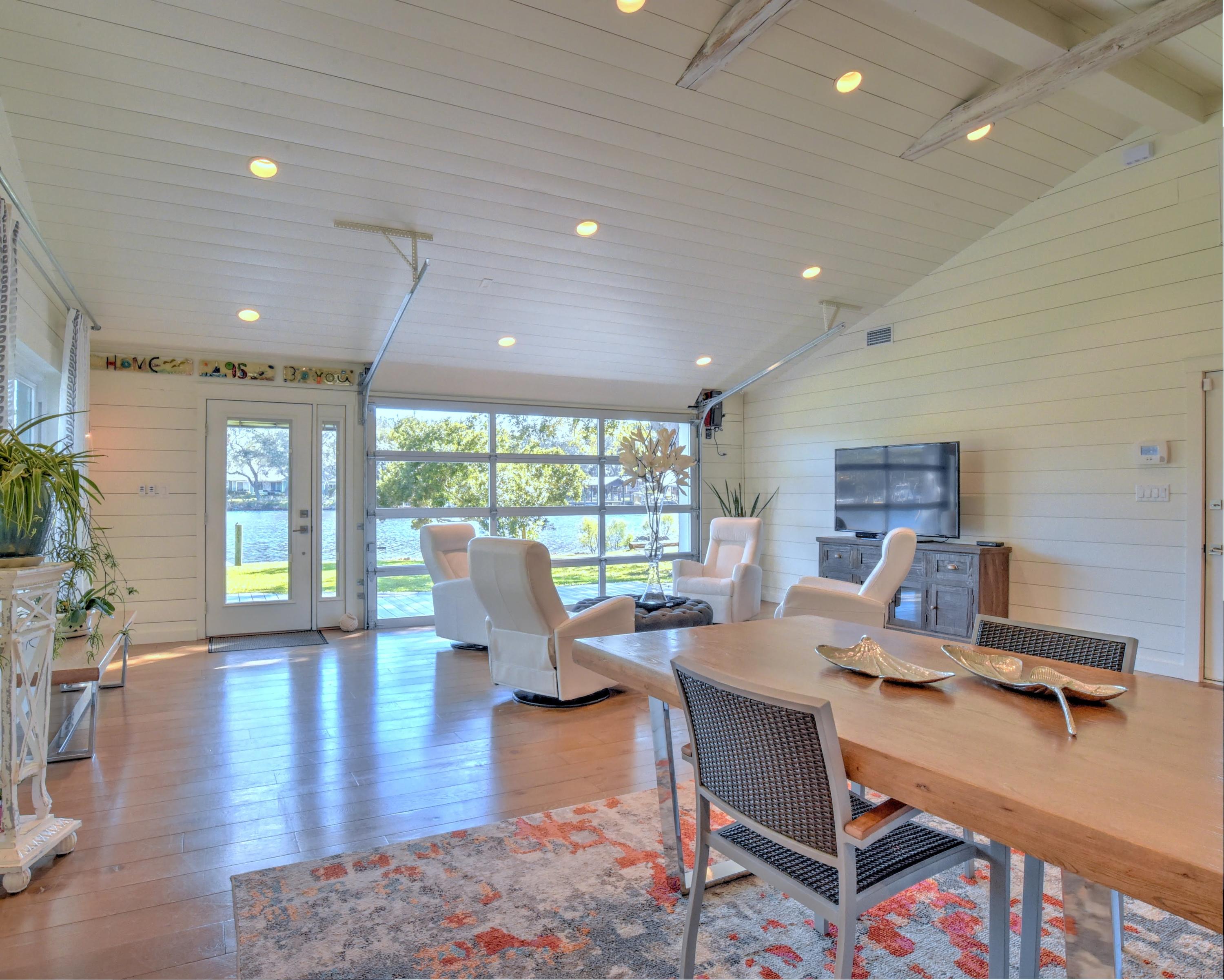 HARBOR OAKS - Residential