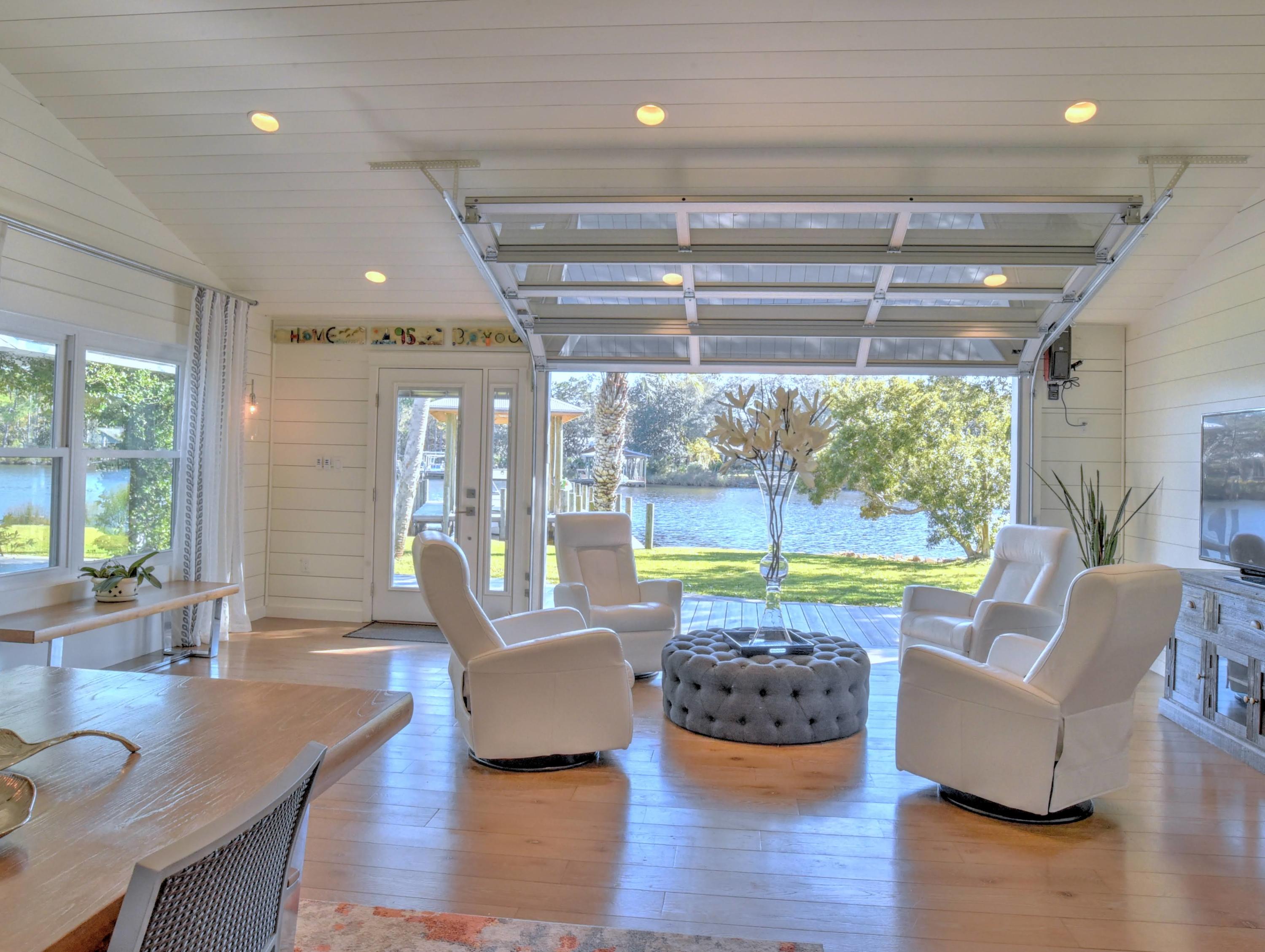 HARBOR OAKS - Residential